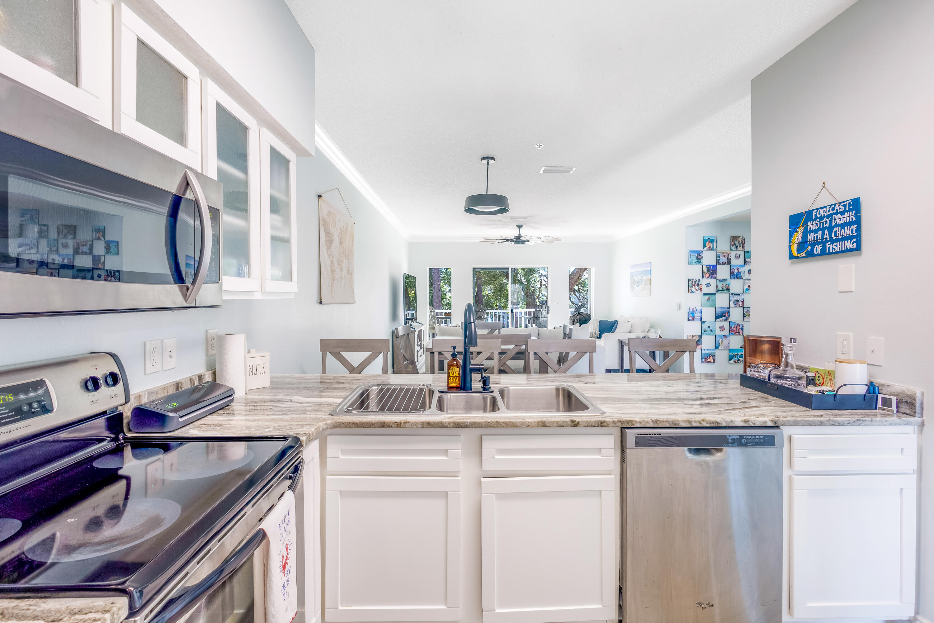LAGUNA LANDING - Residential