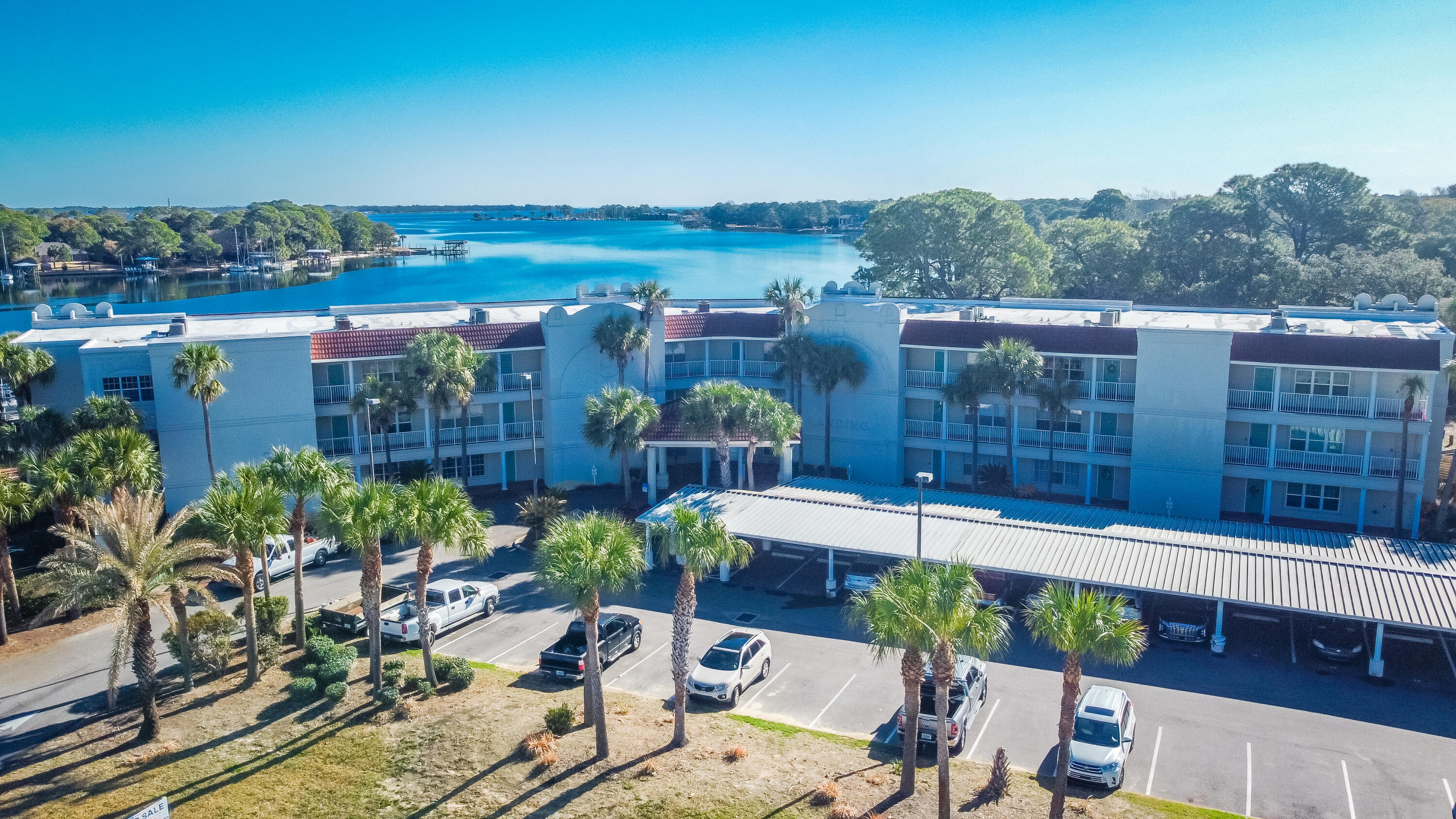 LAGUNA LANDING - Residential