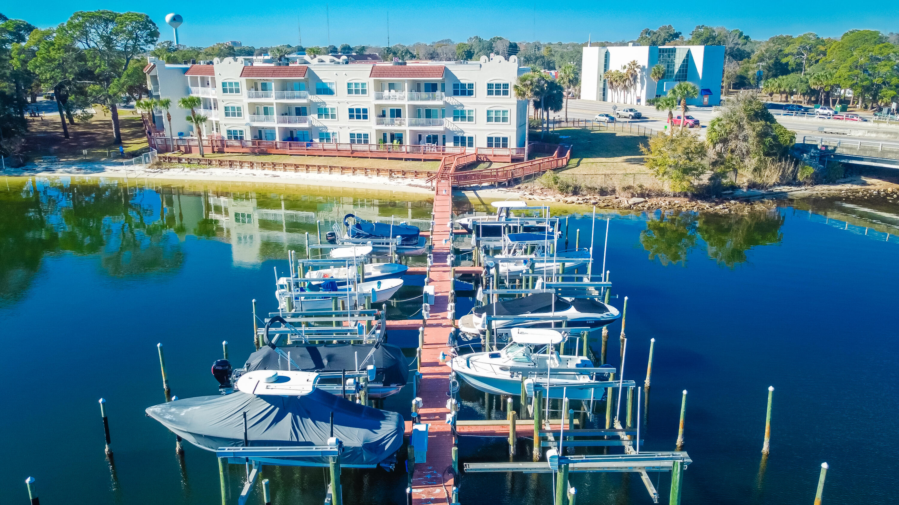 LAGUNA LANDING - Residential