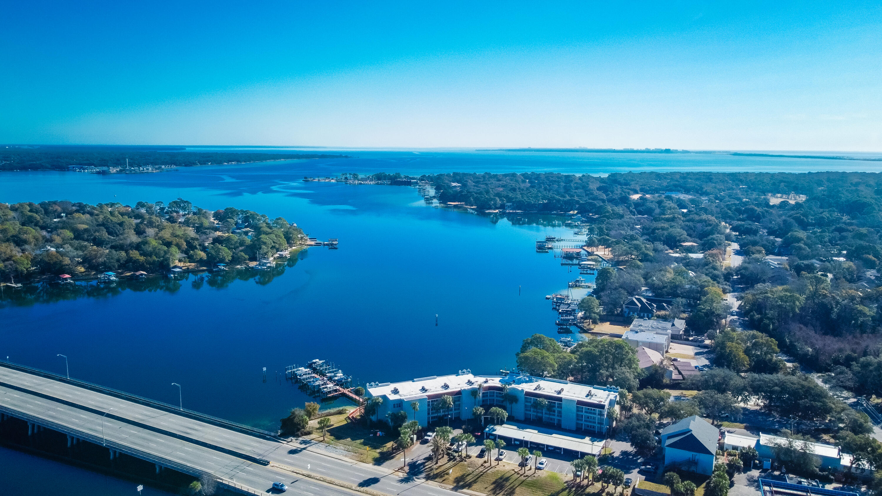 LAGUNA LANDING - Residential
