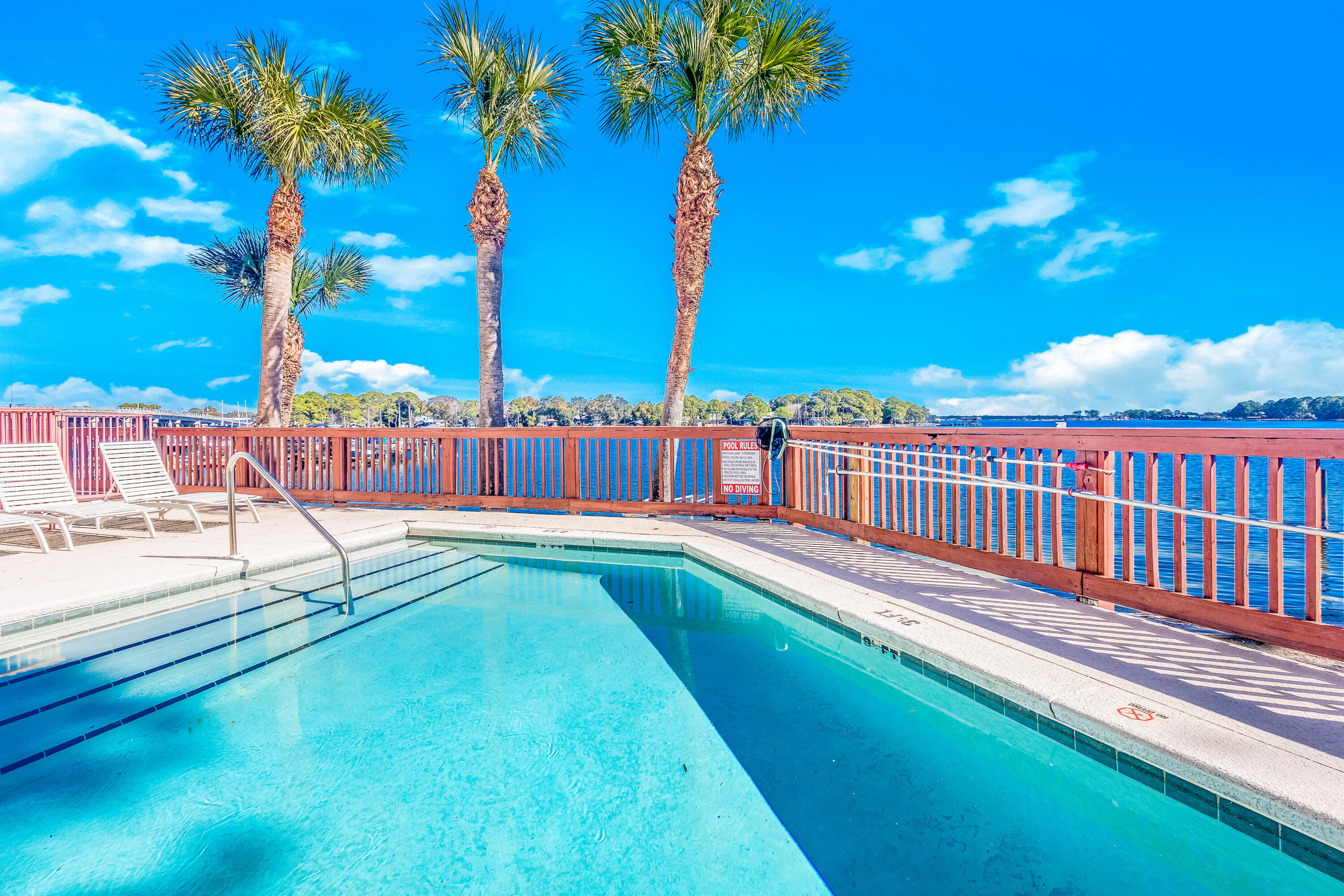 LAGUNA LANDING - Residential