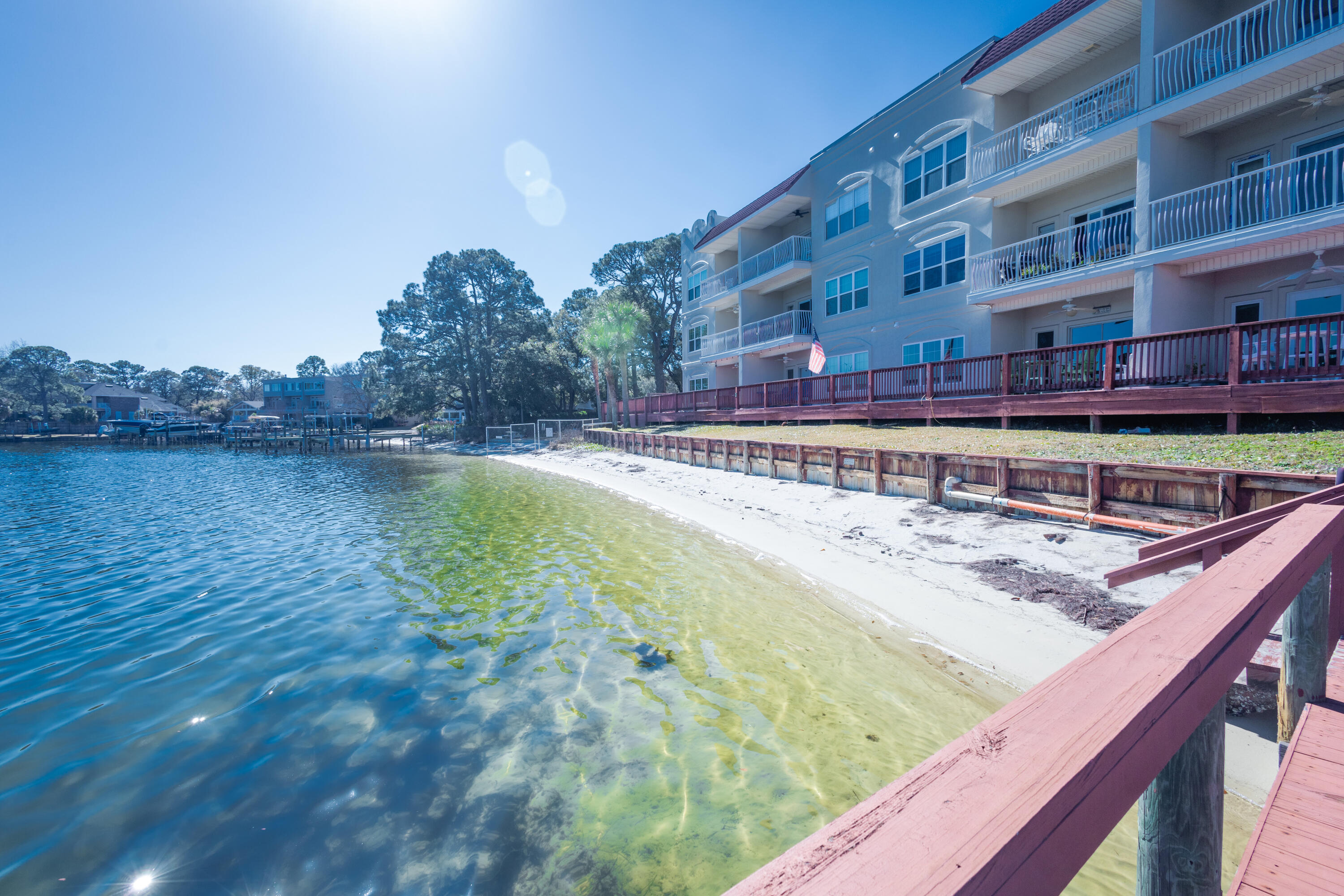 LAGUNA LANDING - Residential