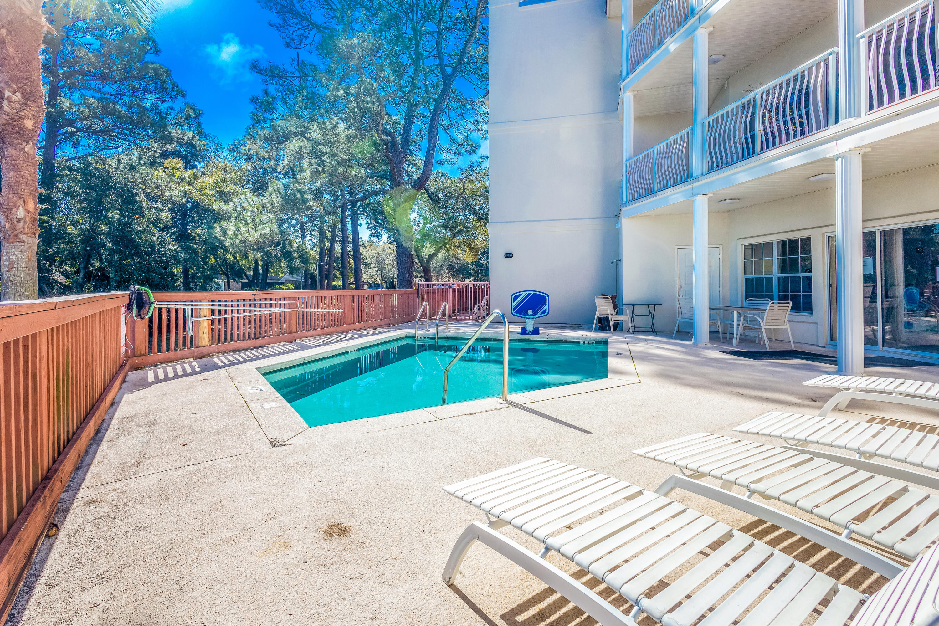 LAGUNA LANDING - Residential