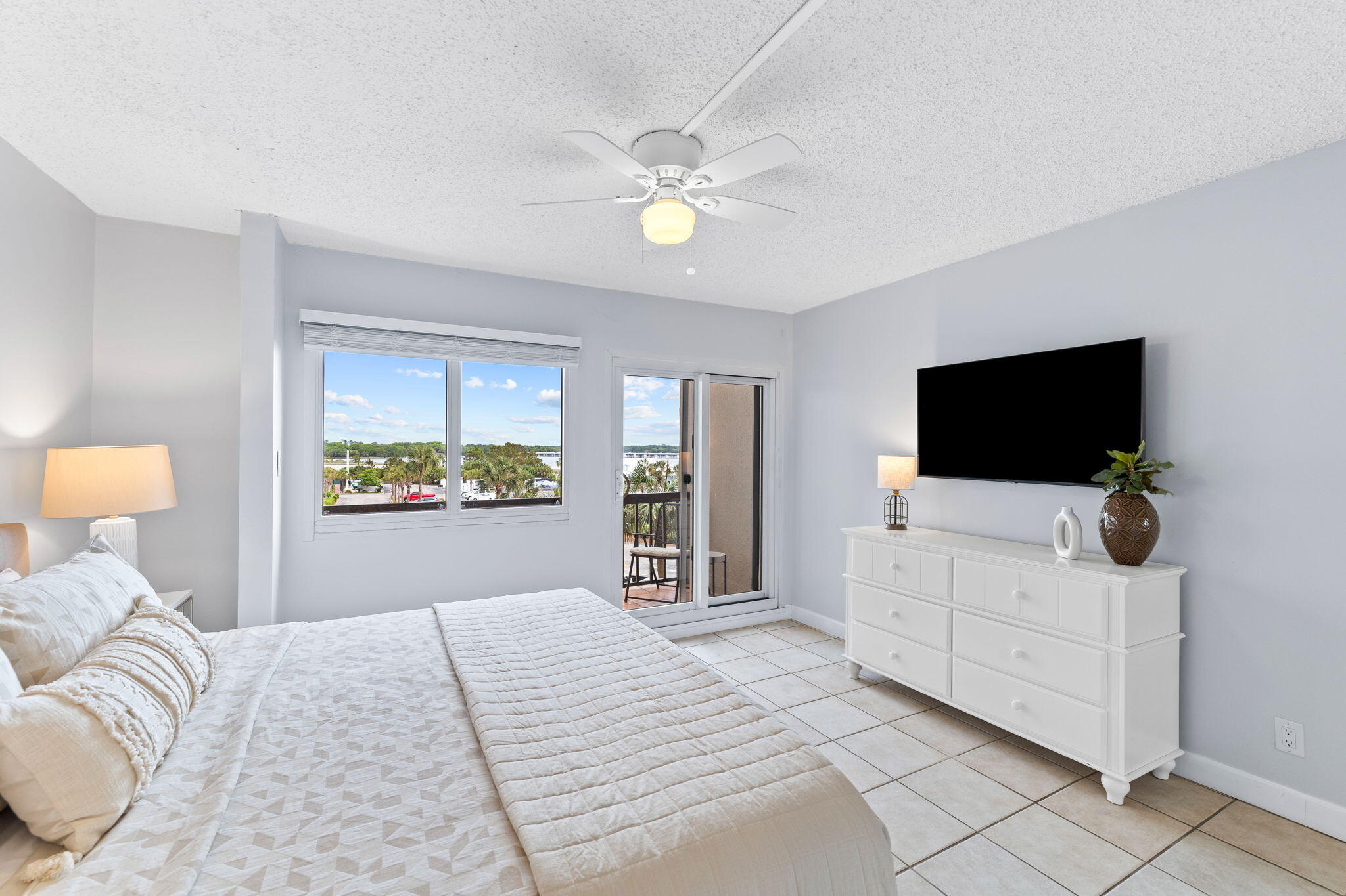PINNACLE PORT - Residential
