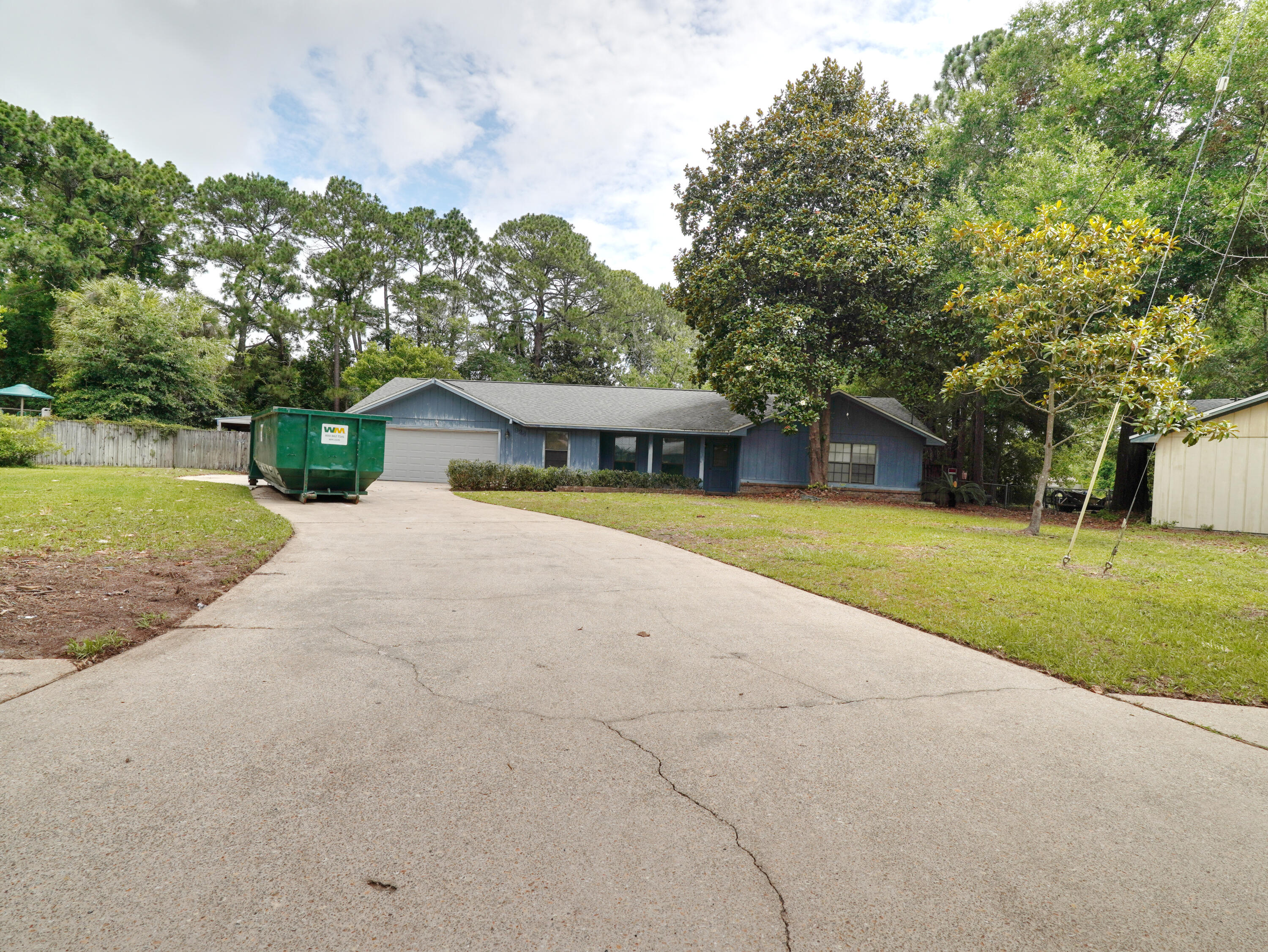 PINEWOOD ESTATES - Residential