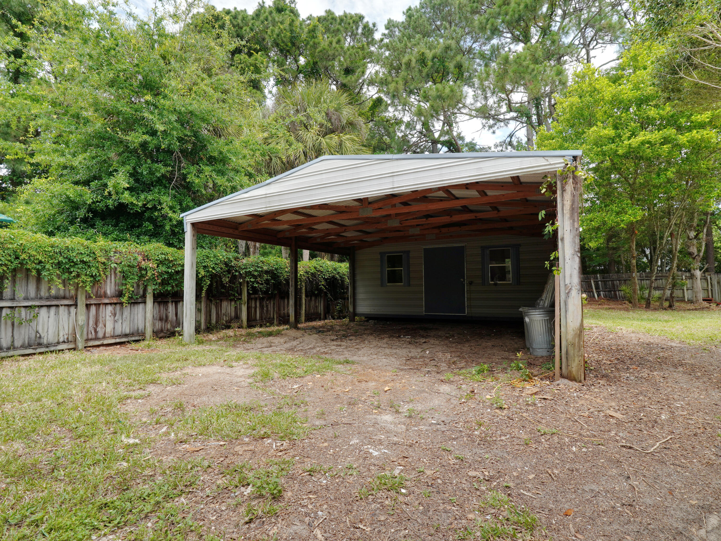 PINEWOOD ESTATES - Residential