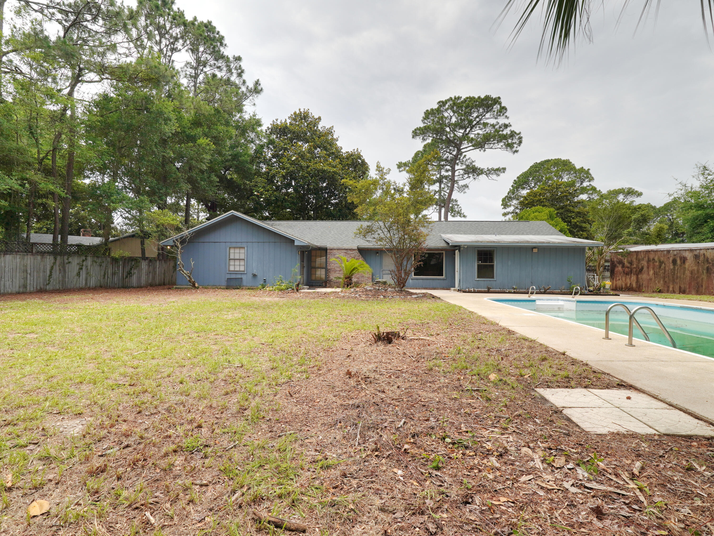 PINEWOOD ESTATES - Residential