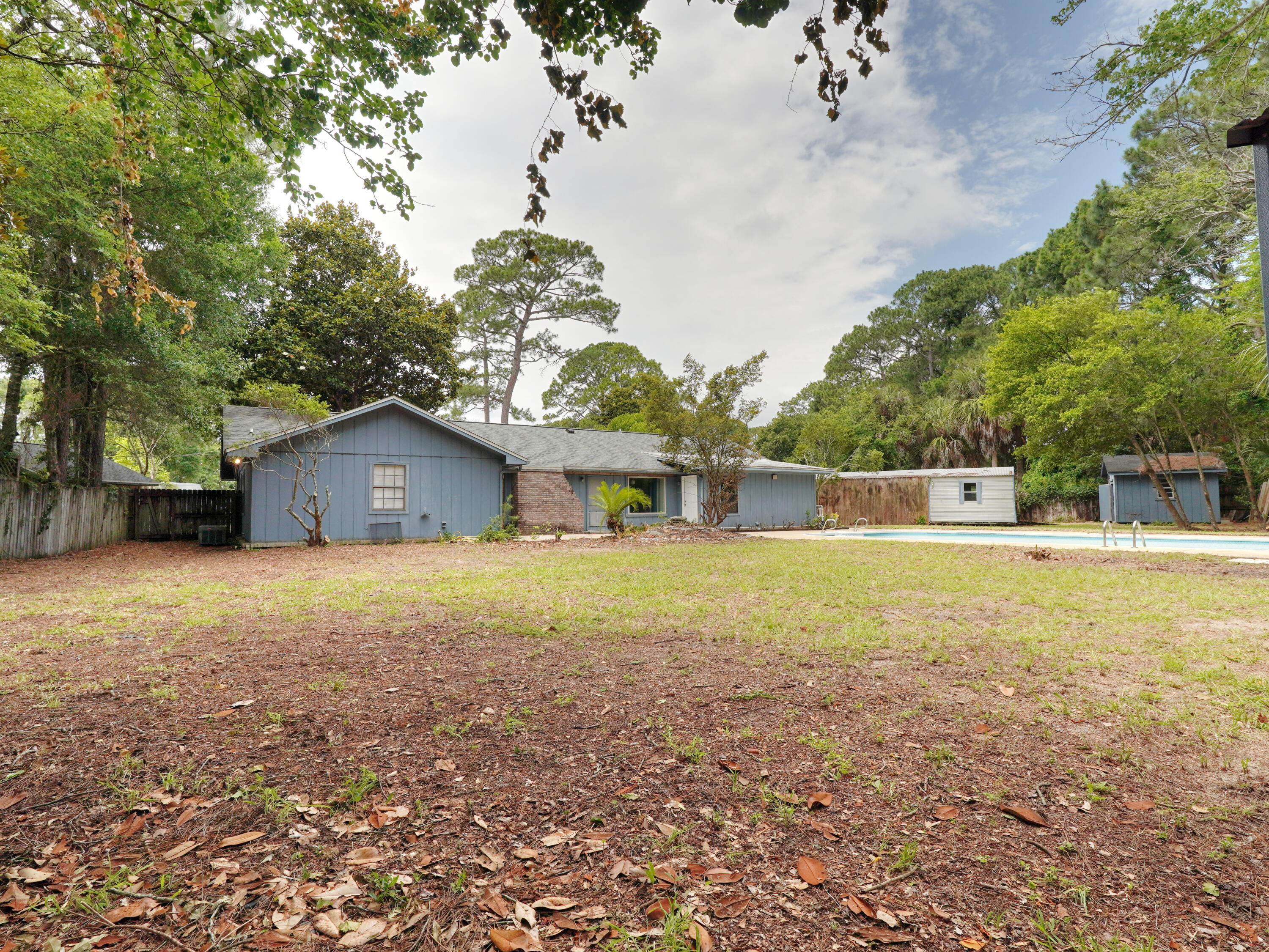 PINEWOOD ESTATES - Residential