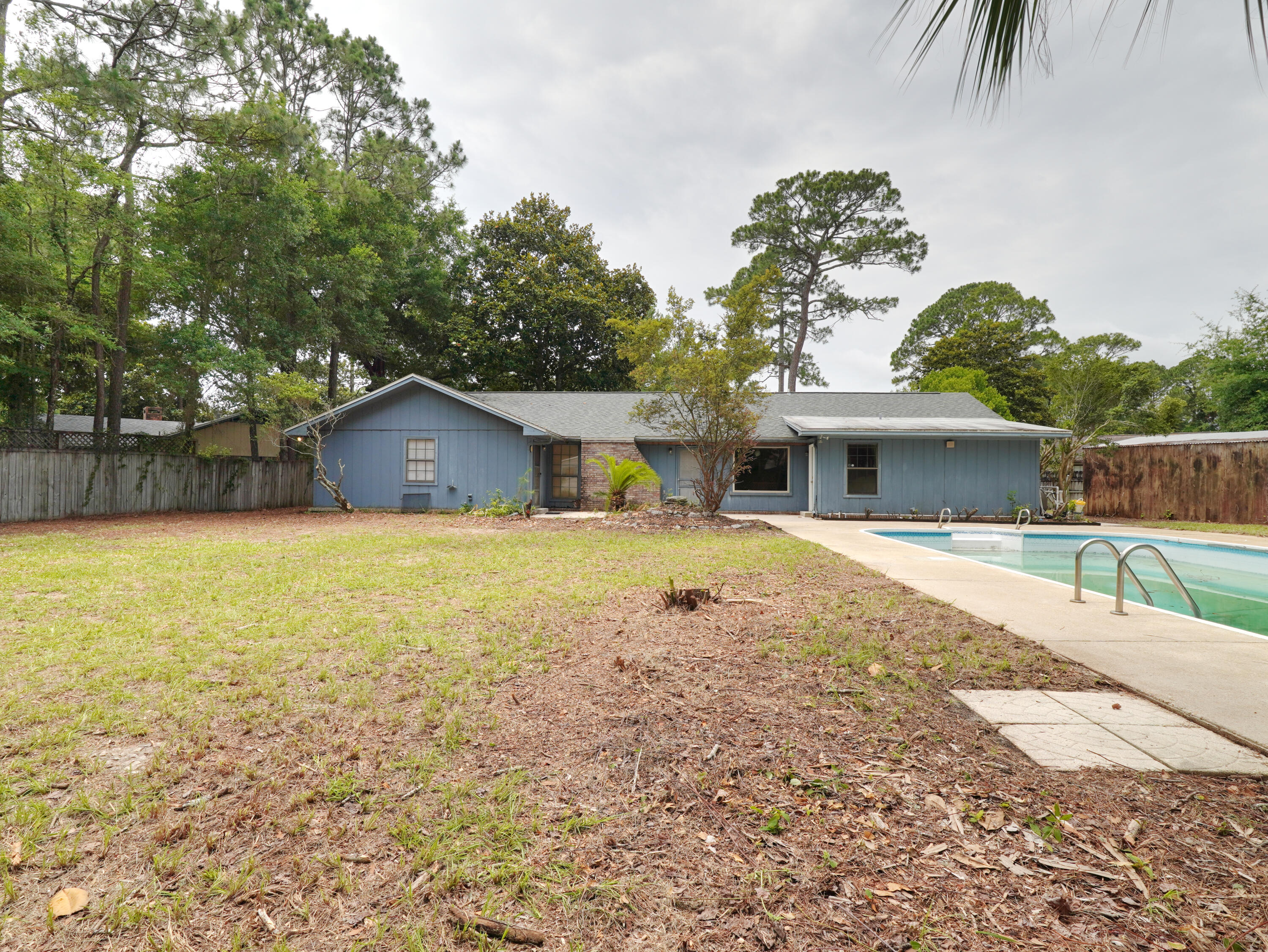 PINEWOOD ESTATES - Residential