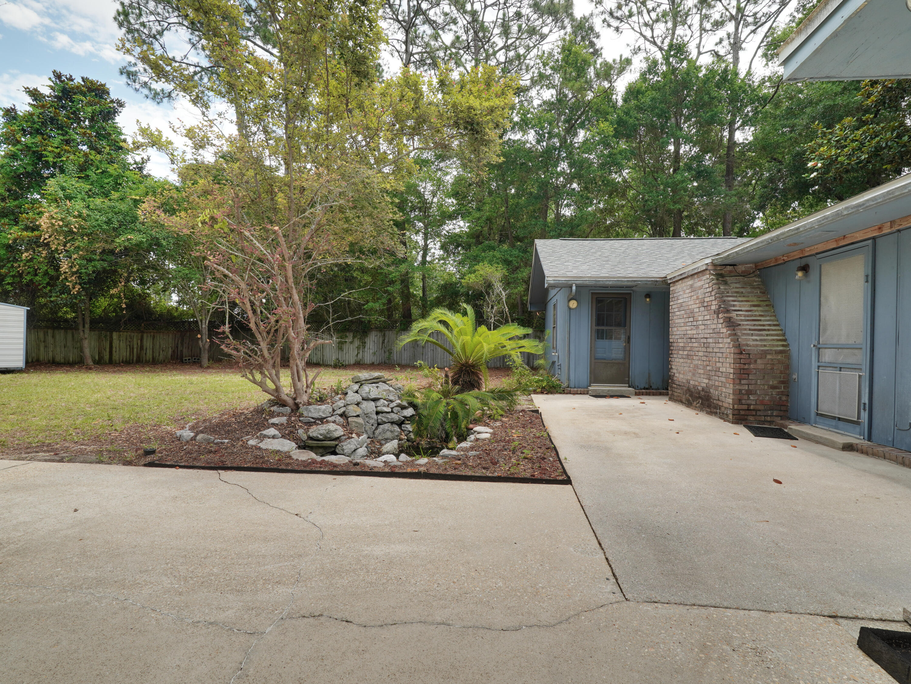 PINEWOOD ESTATES - Residential