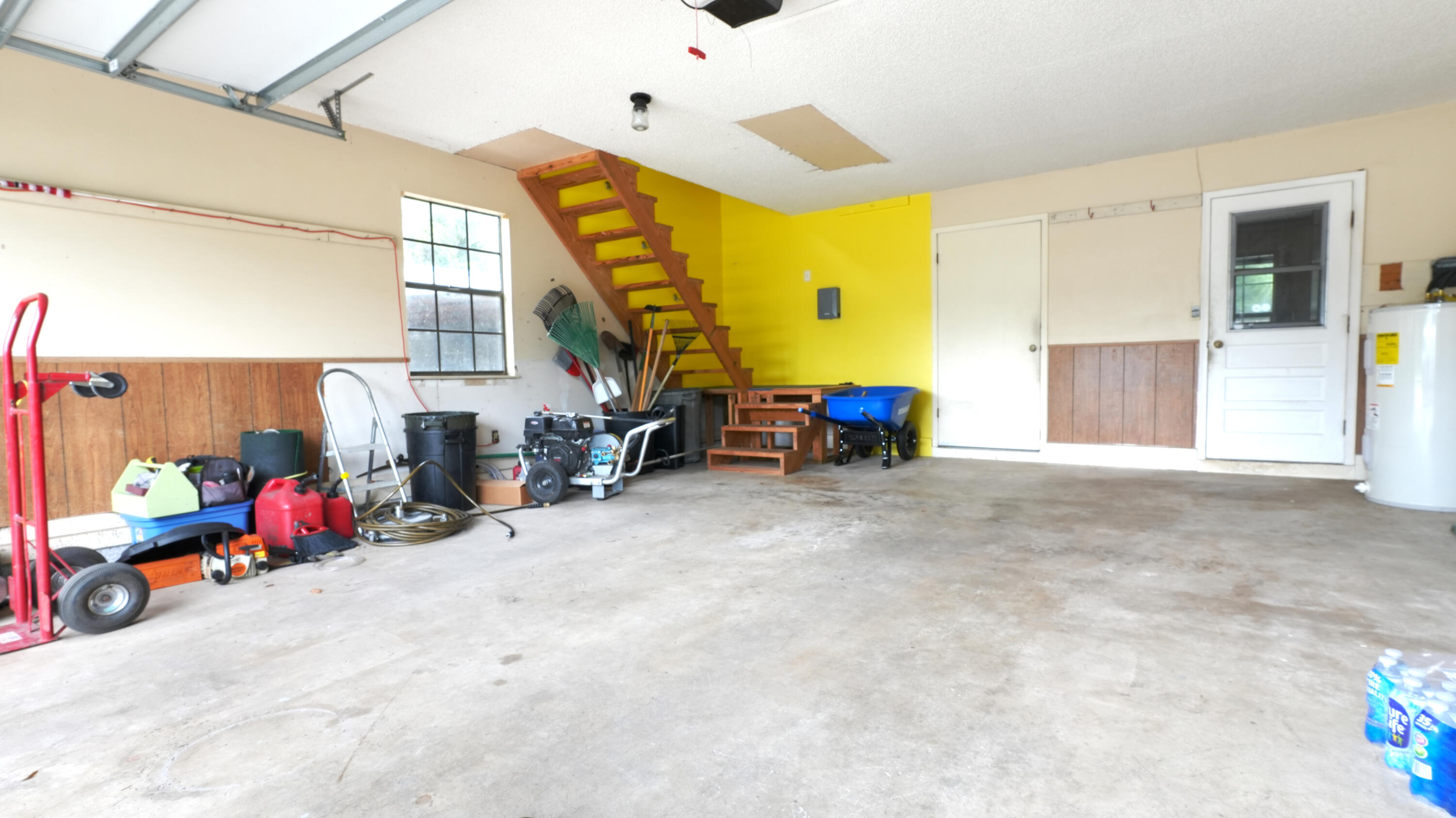 PINEWOOD ESTATES - Residential