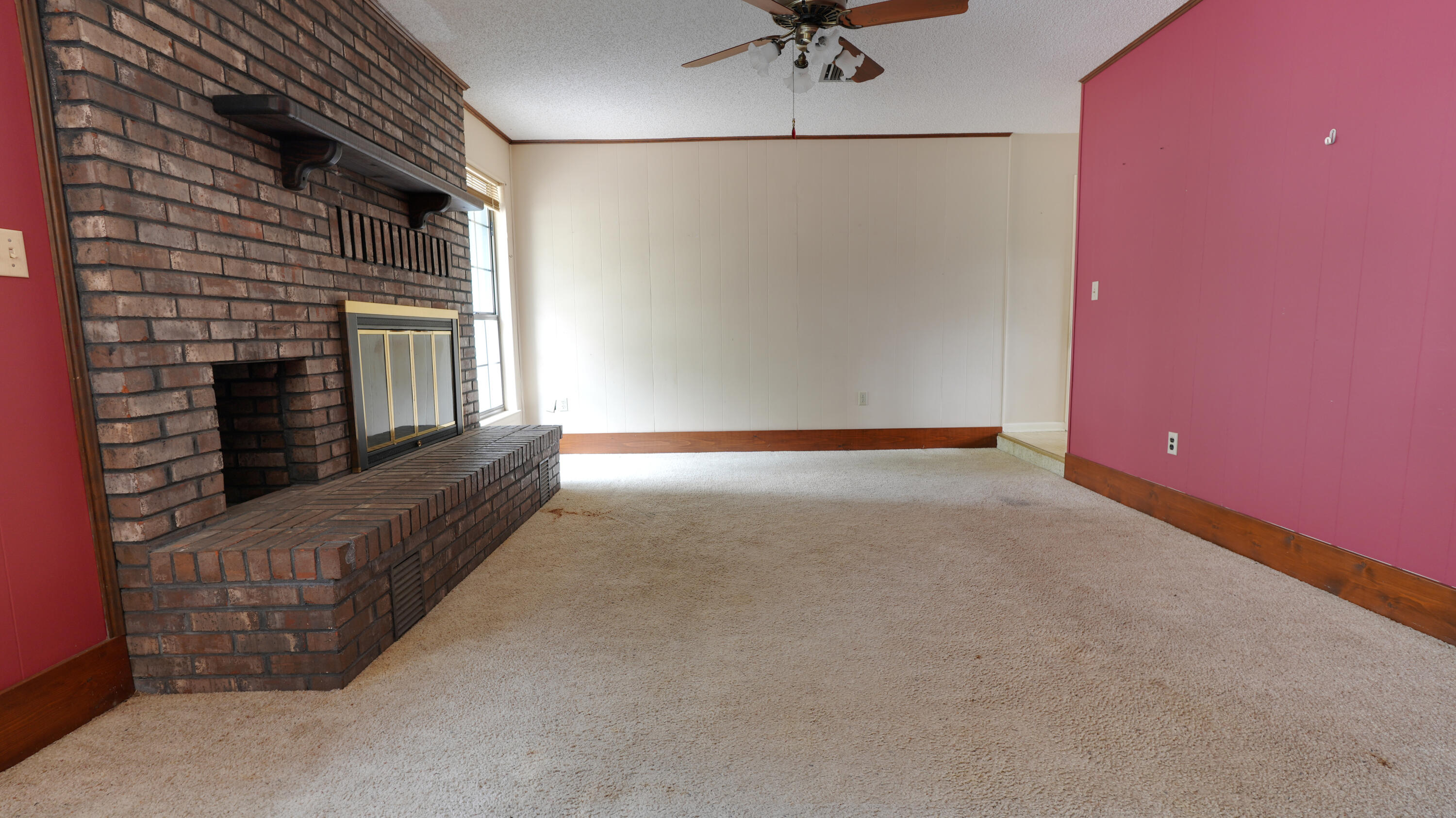 PINEWOOD ESTATES - Residential