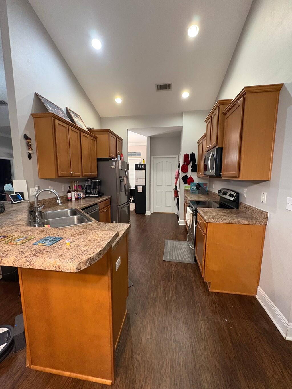 ROLLING RIDGE S/D - Residential Lease