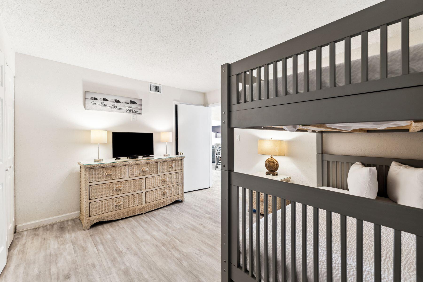 PINNACLE PORT - Residential