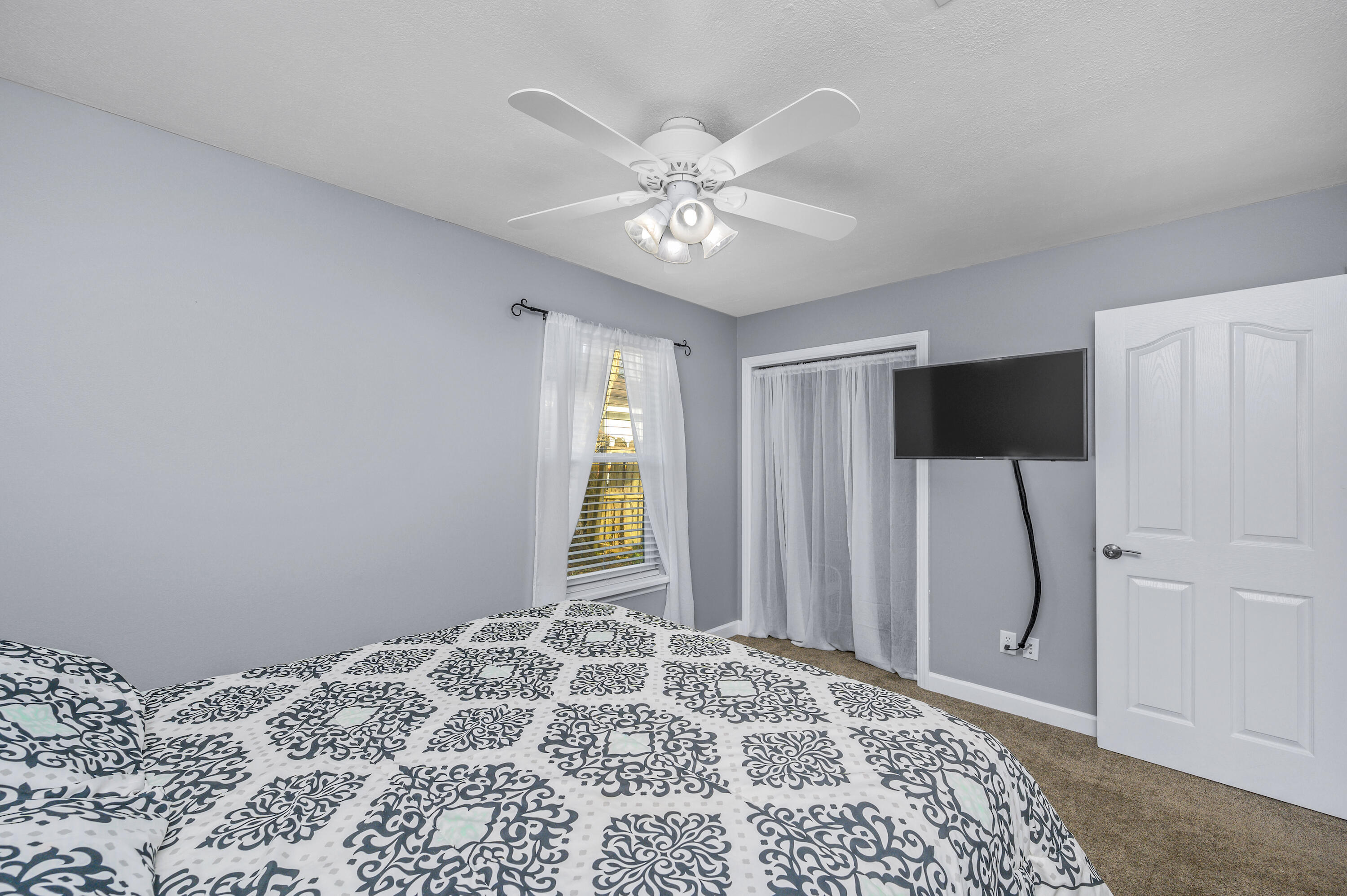 LIVE OAK MANORS - Residential