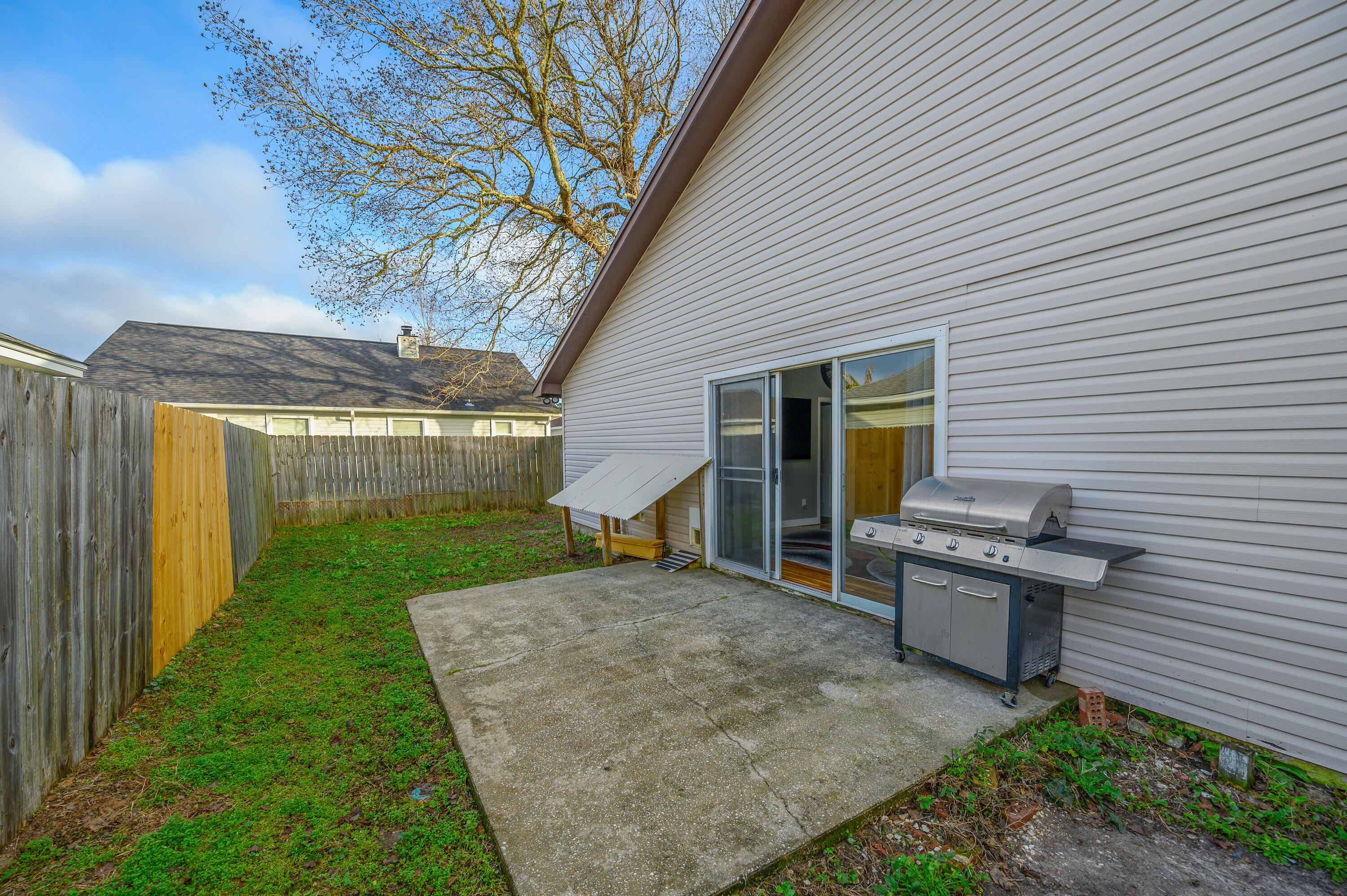 LIVE OAK MANORS - Residential