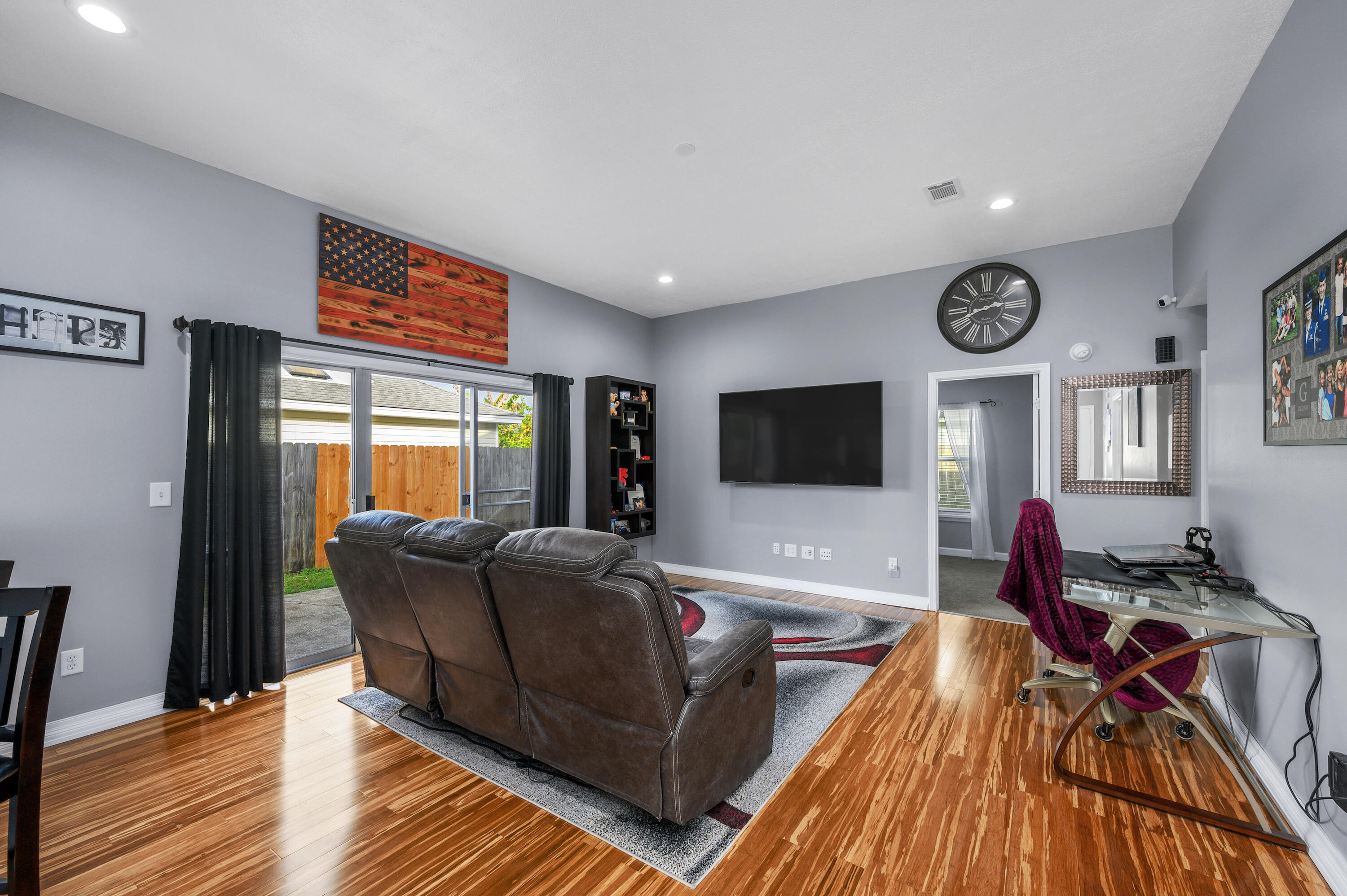 LIVE OAK MANORS - Residential