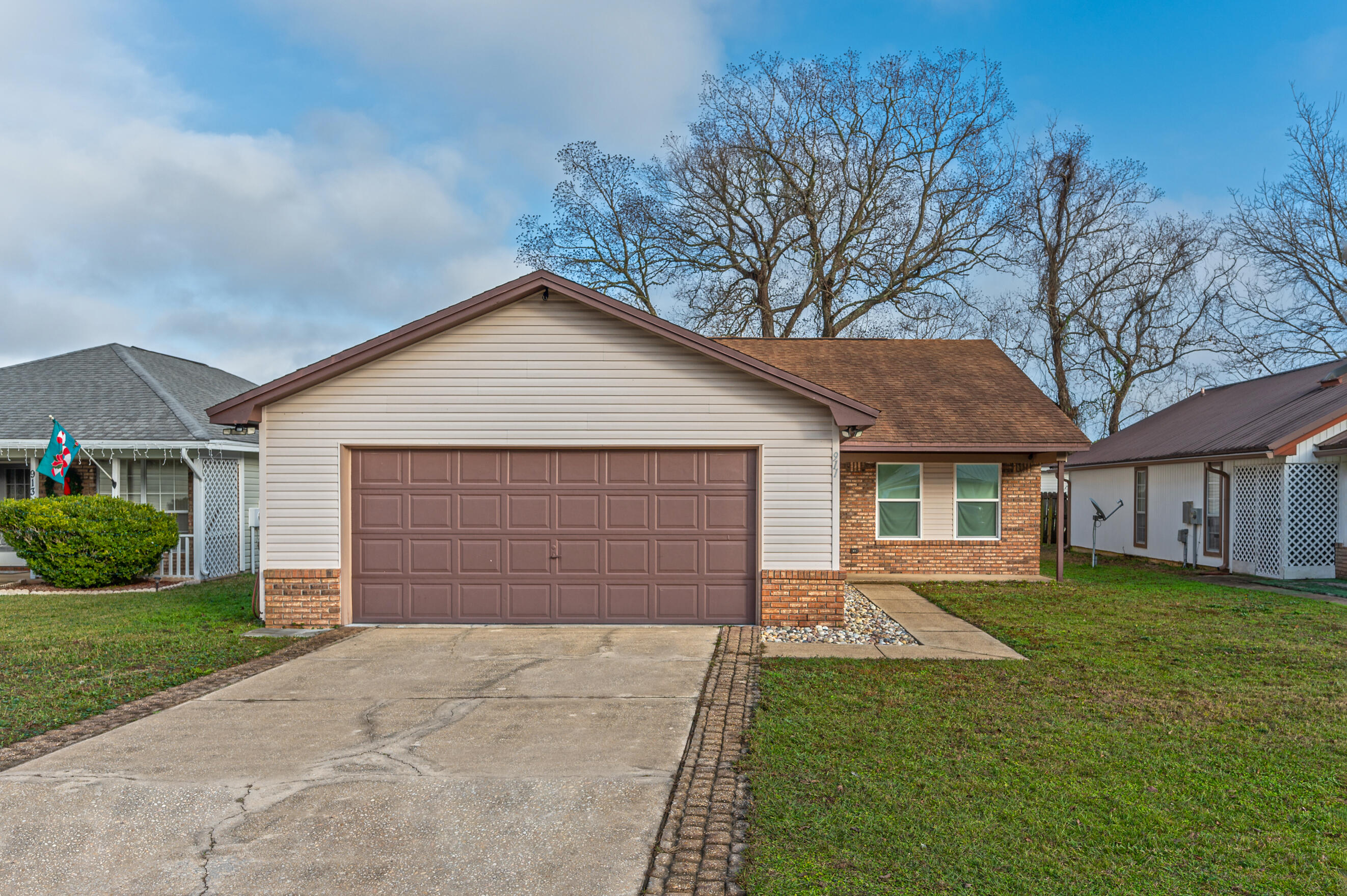 LIVE OAK MANORS - Residential