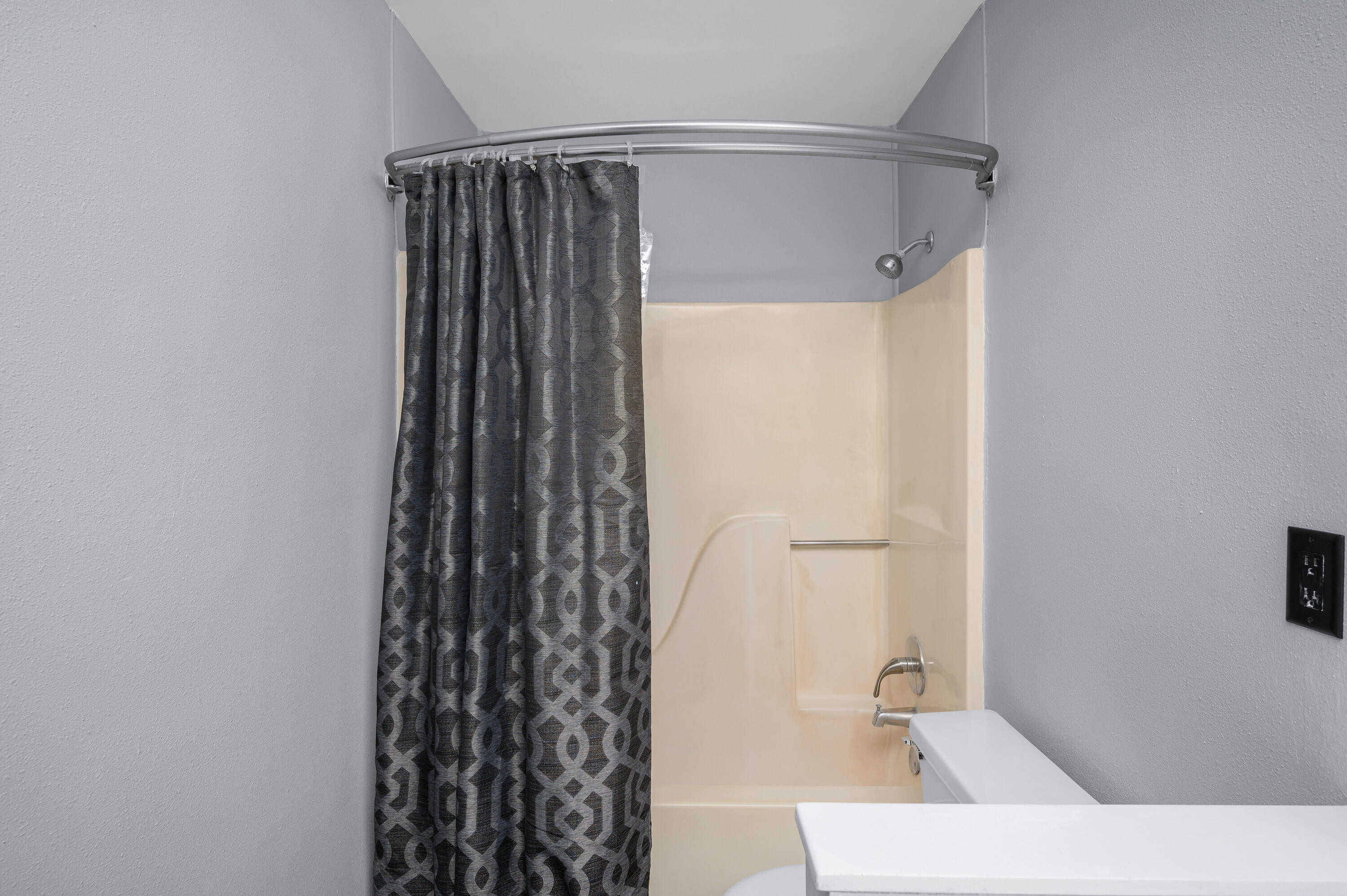 LIVE OAK MANORS - Residential