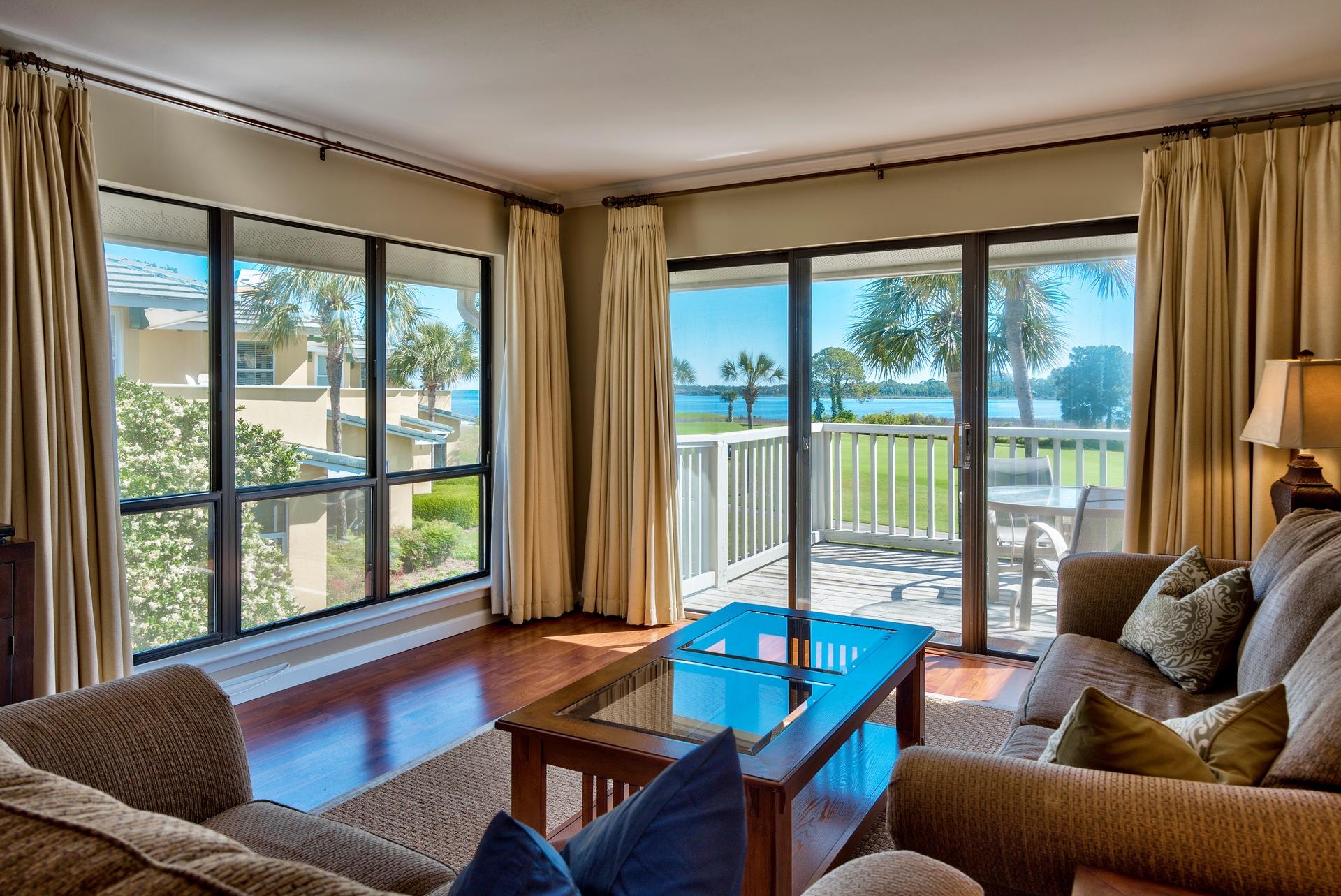 HARBOUR POINT CONDO - Residential