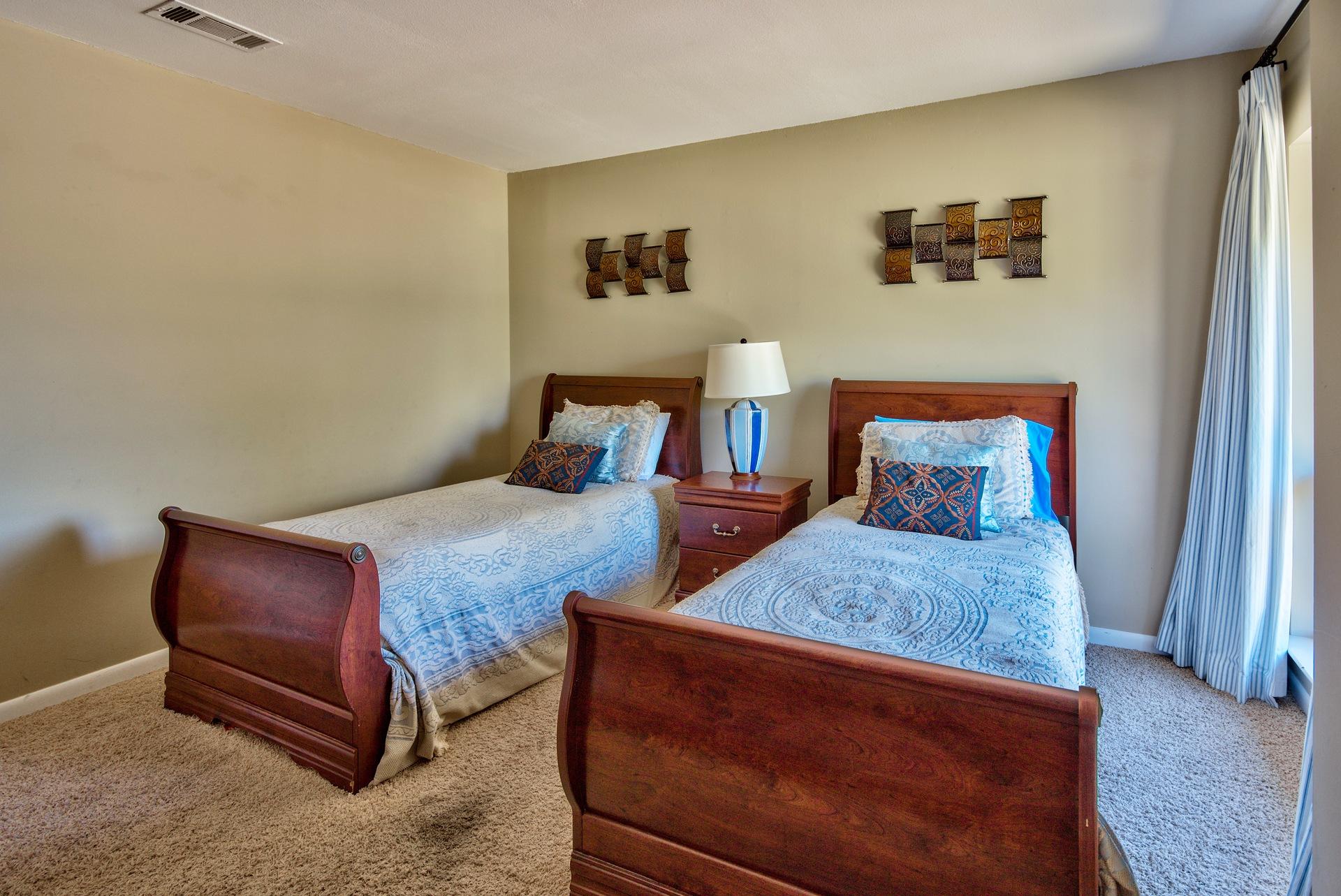 HARBOUR POINT CONDO - Residential