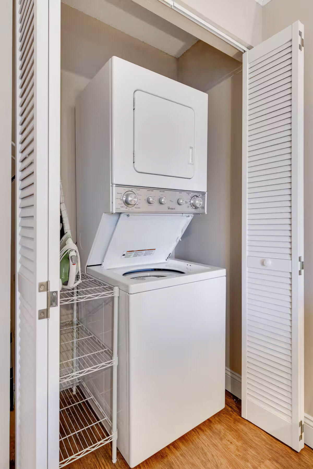 SUN KING TOWERS PH 1 - Residential