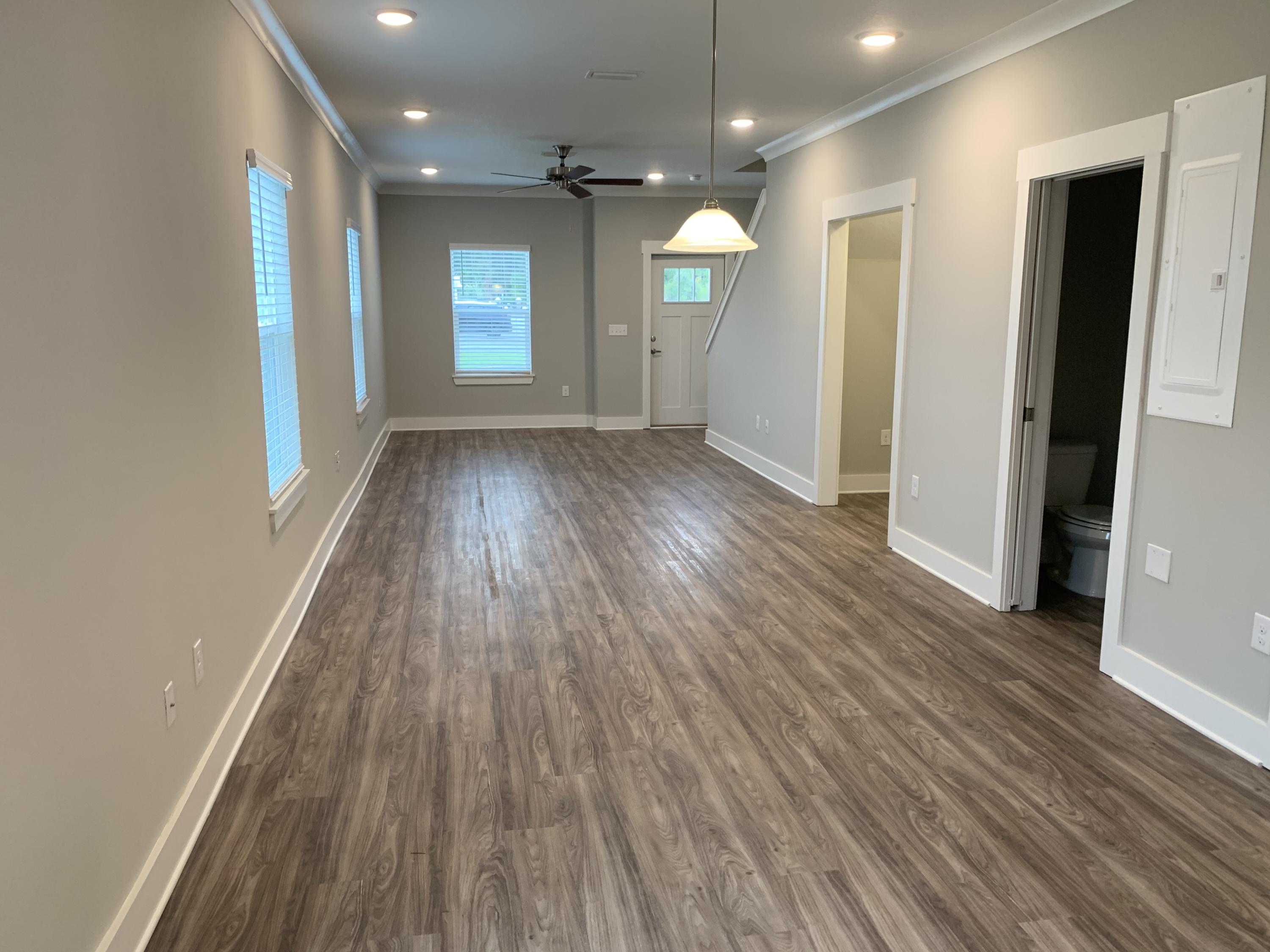 VERANDAS AT FREEPORT - Residential Lease