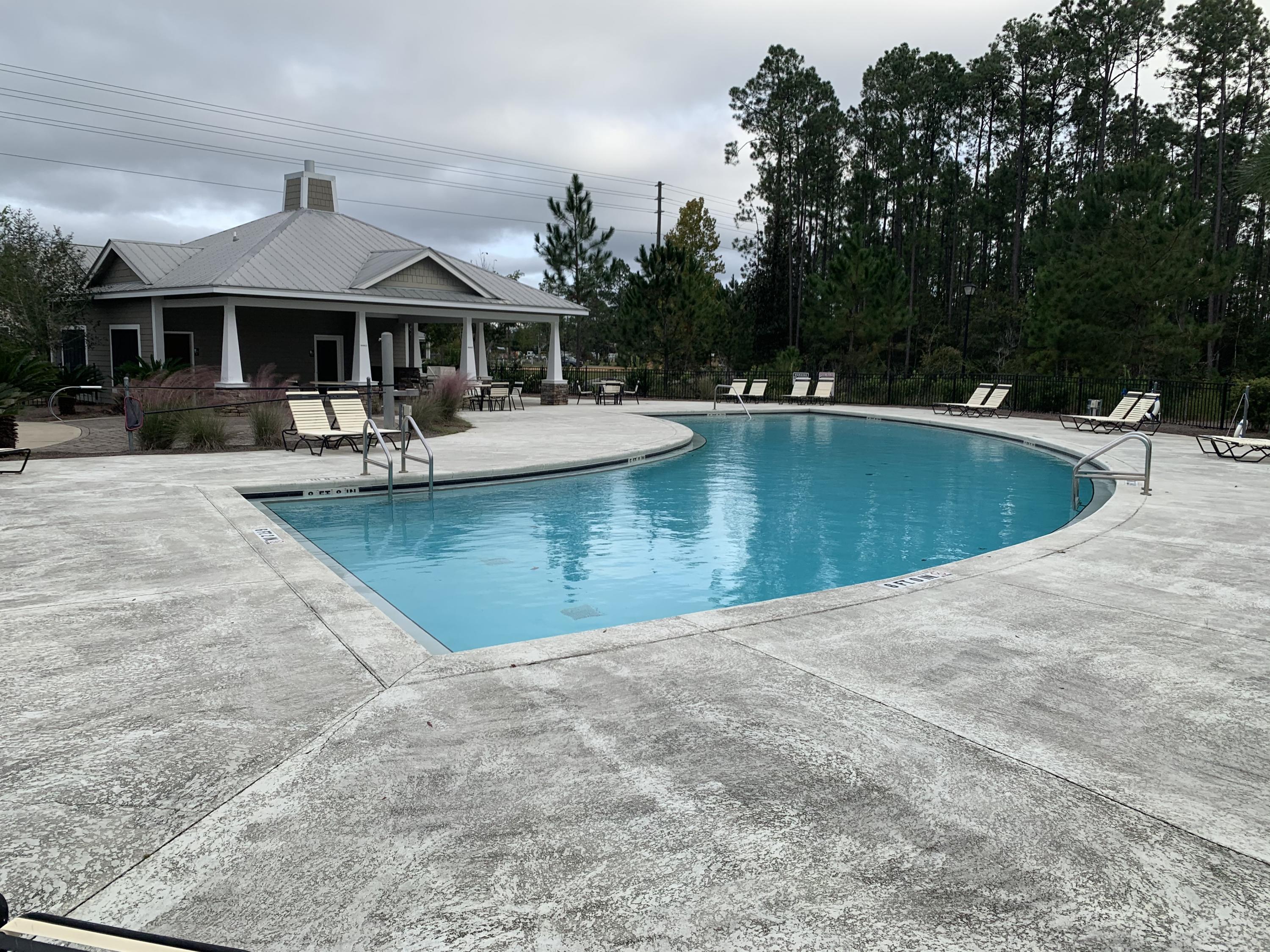 VERANDAS AT FREEPORT - Residential Lease