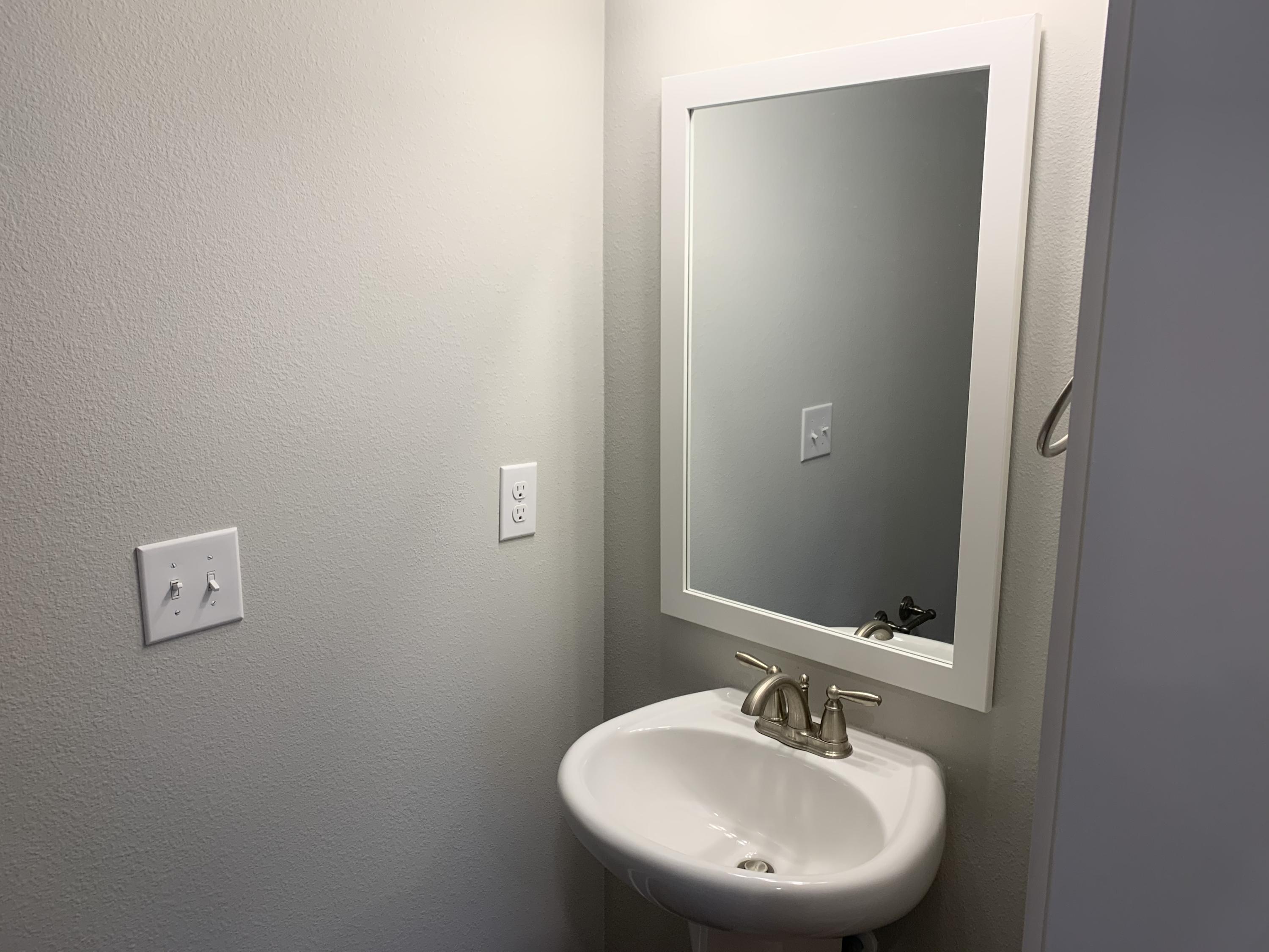 VERANDAS AT FREEPORT - Residential Lease