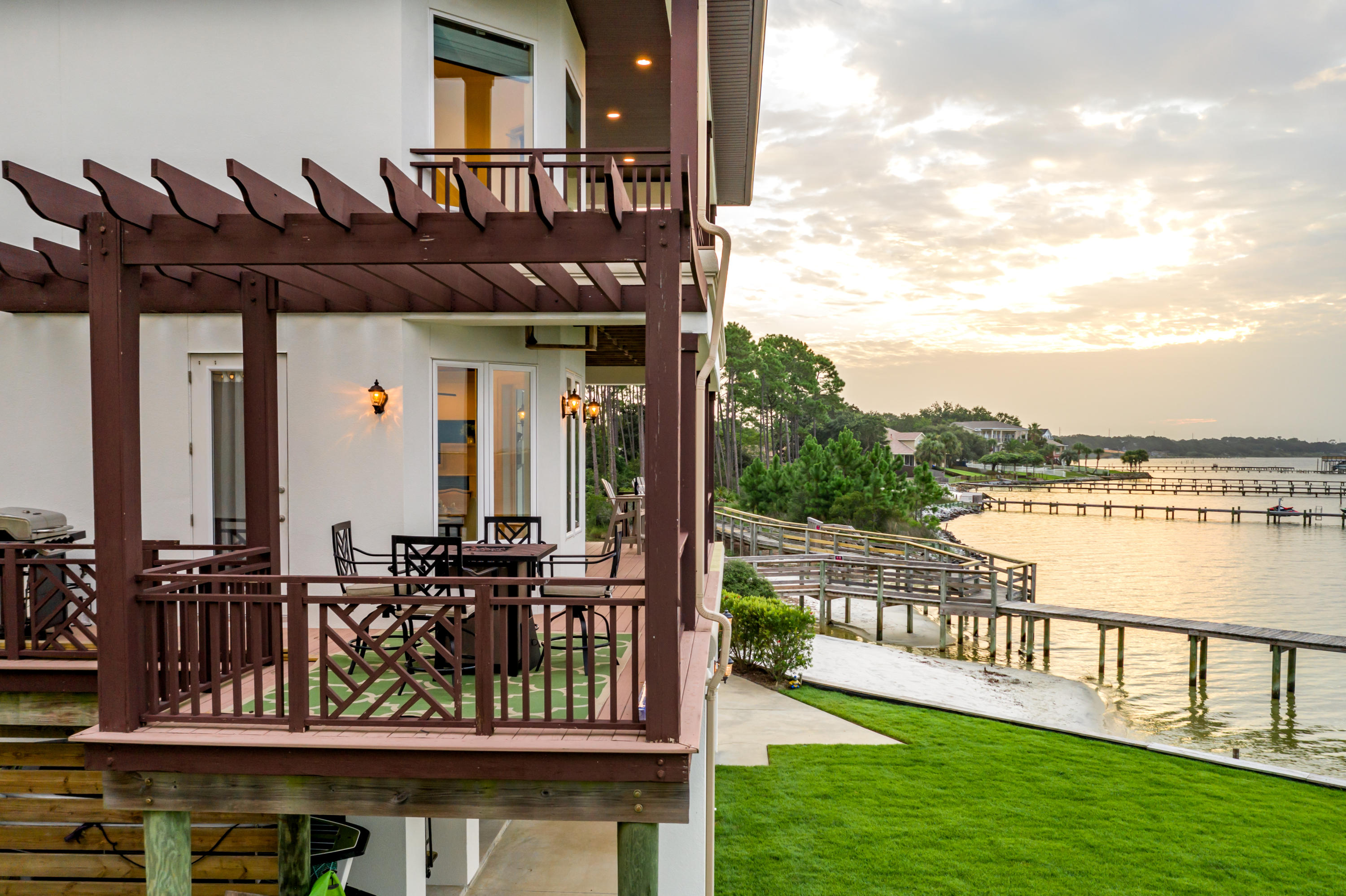 PALMETTO LAKE PRESERVE - Residential