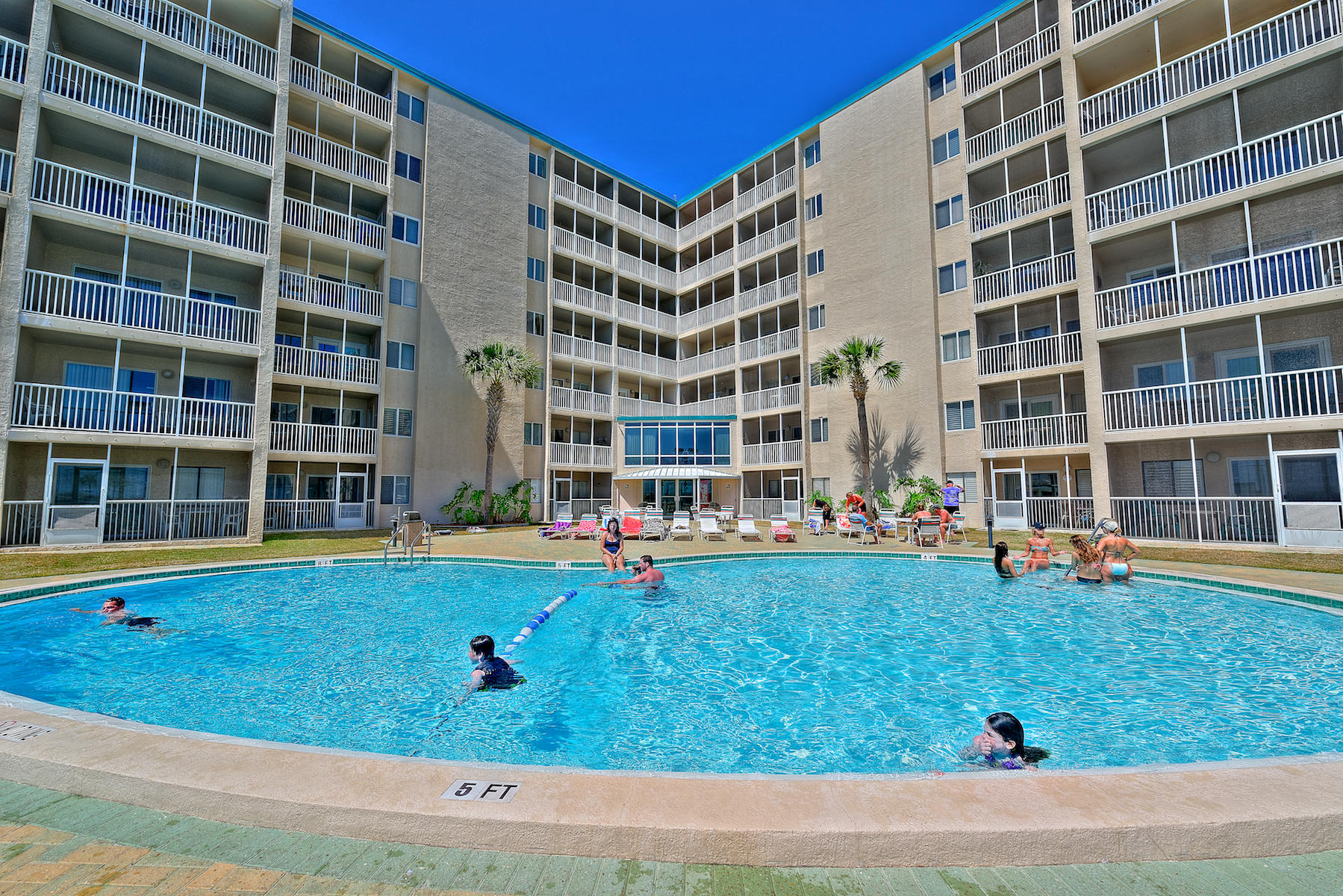 HOLIDAY SURF & RACQUET CLUB - Residential