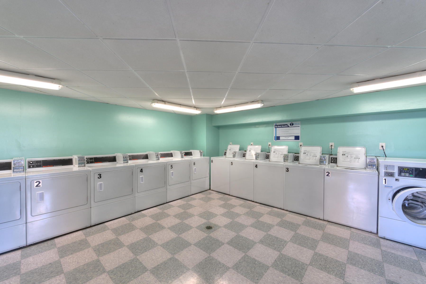 HOLIDAY SURF & RACQUET CLUB - Residential