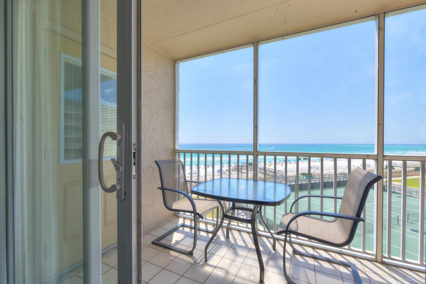 HOLIDAY SURF & RACQUET CLUB - Residential