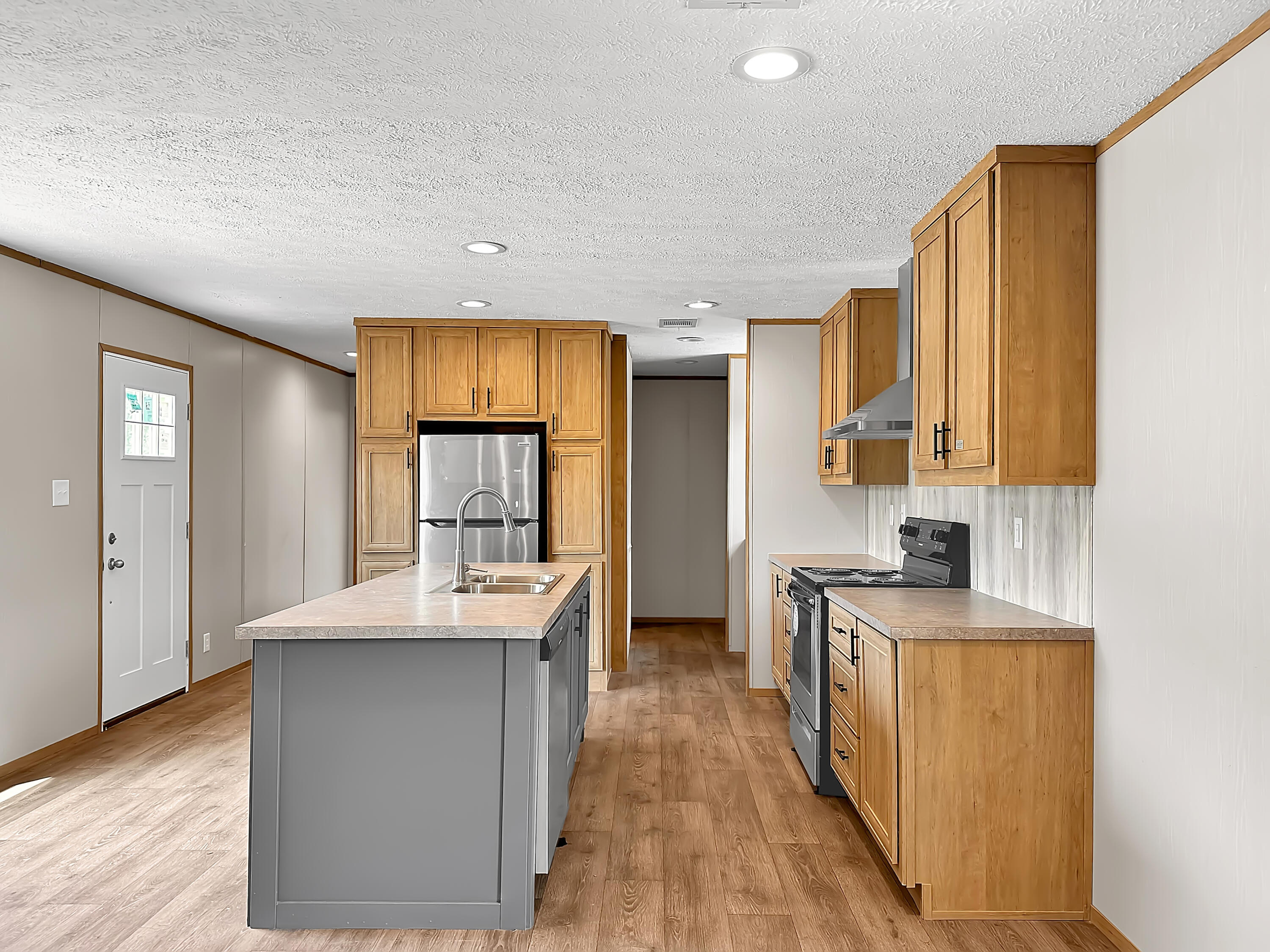 CV PINES/TRIPLE LAKE THE PINES S/D LOT 27 BLK 6 - Residential