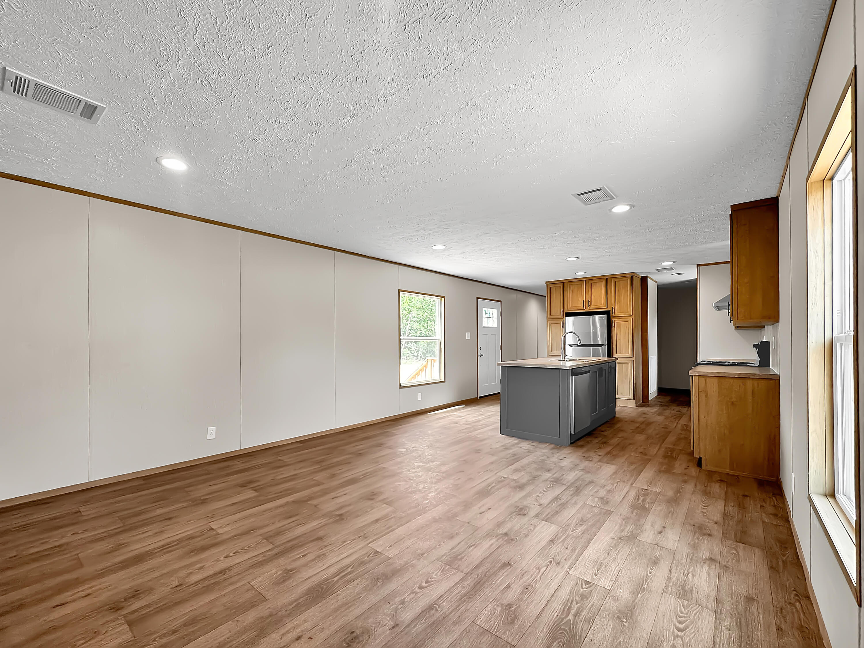 CV PINES/TRIPLE LAKE THE PINES S/D LOT 27 BLK 6 - Residential