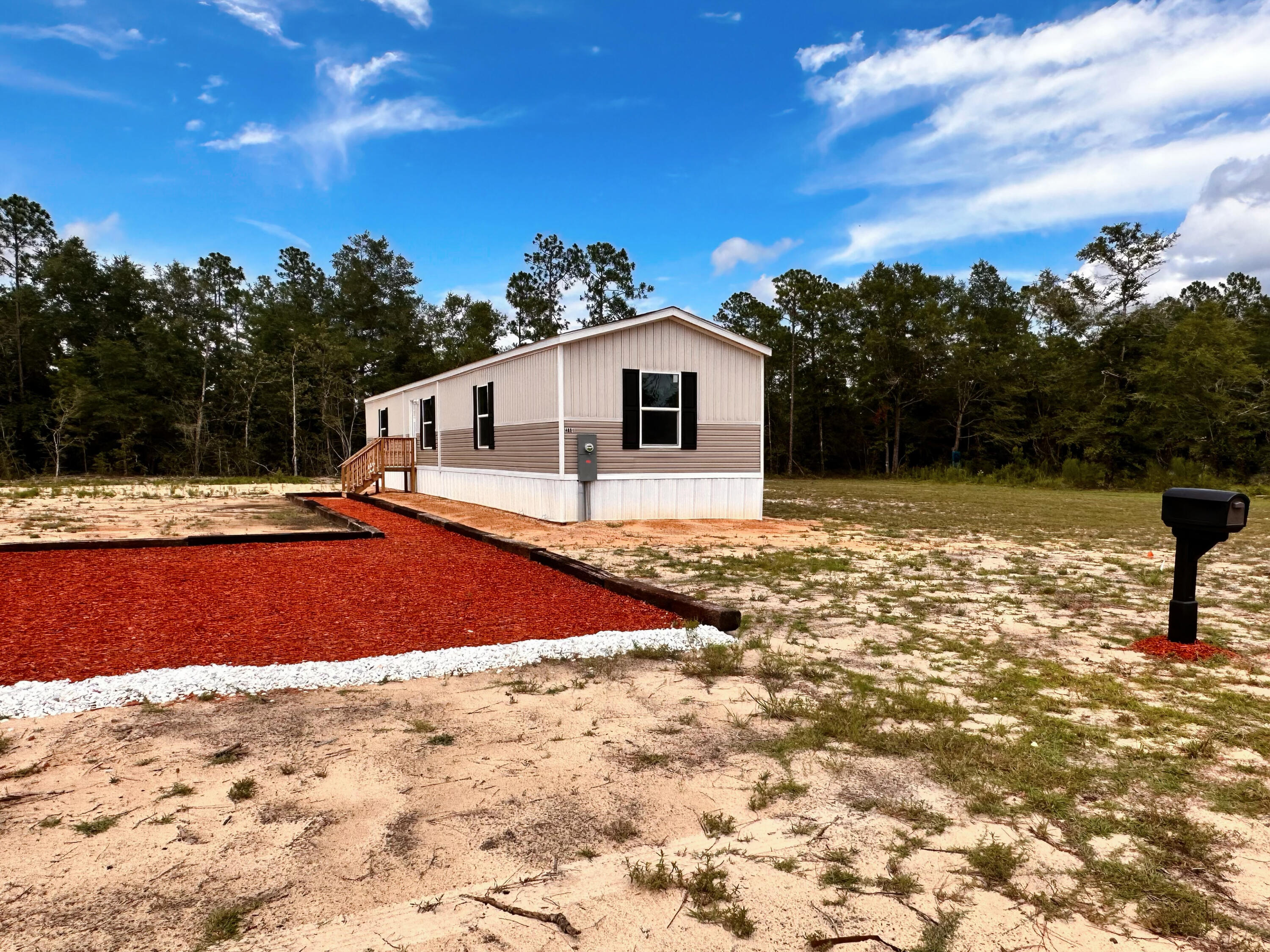 CV PINES/TRIPLE LAKE THE PINES S/D LOT 27 BLK 6 - Residential