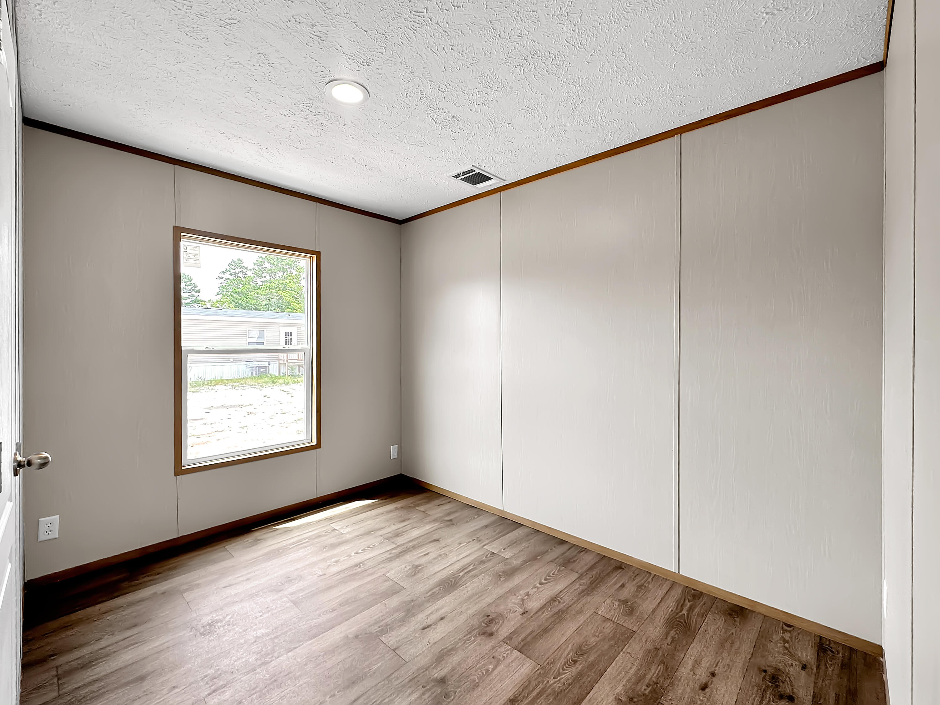 CV PINES/TRIPLE LAKE THE PINES S/D LOT 27 BLK 6 - Residential