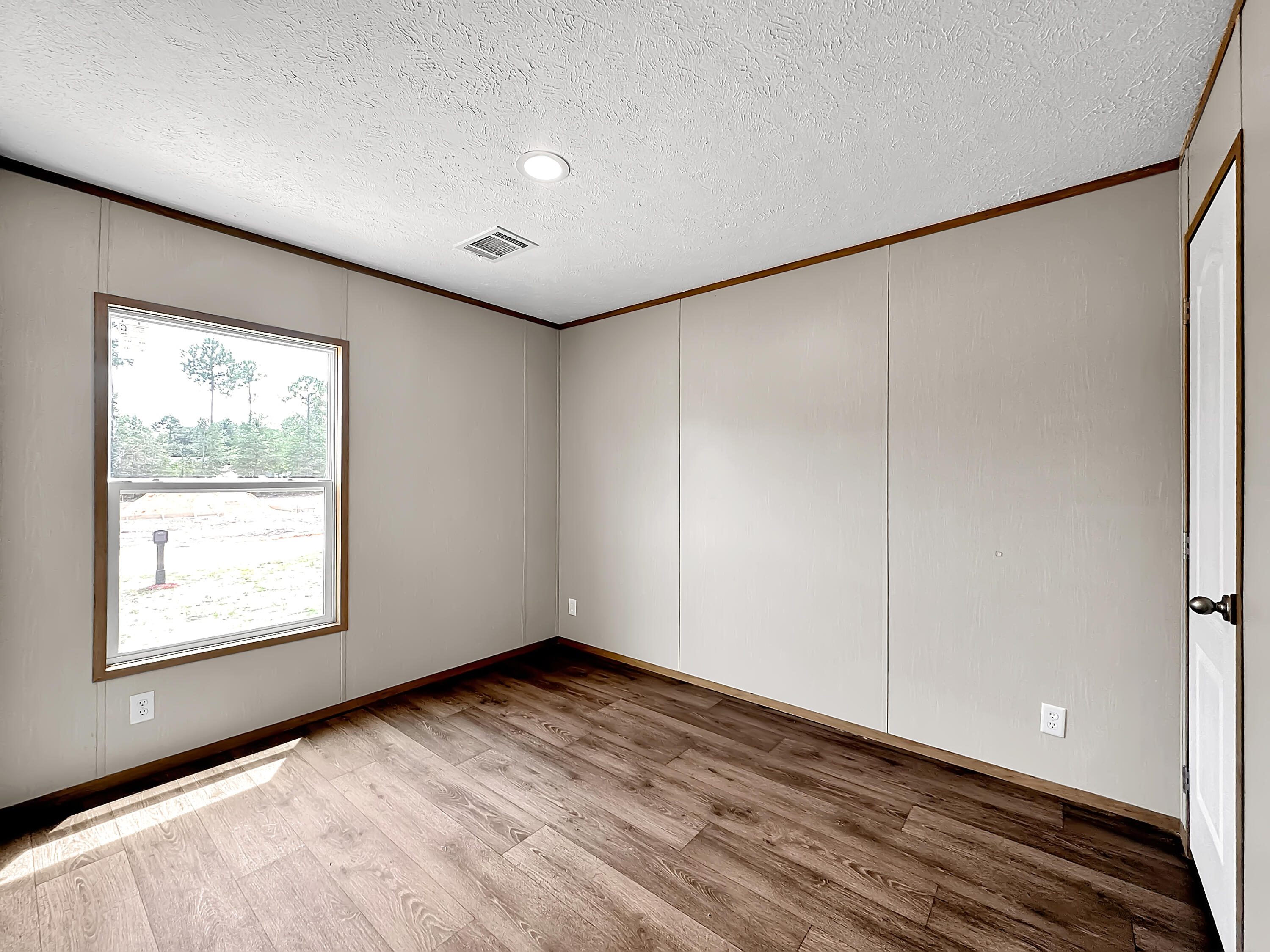 CV PINES/TRIPLE LAKE THE PINES S/D LOT 27 BLK 6 - Residential