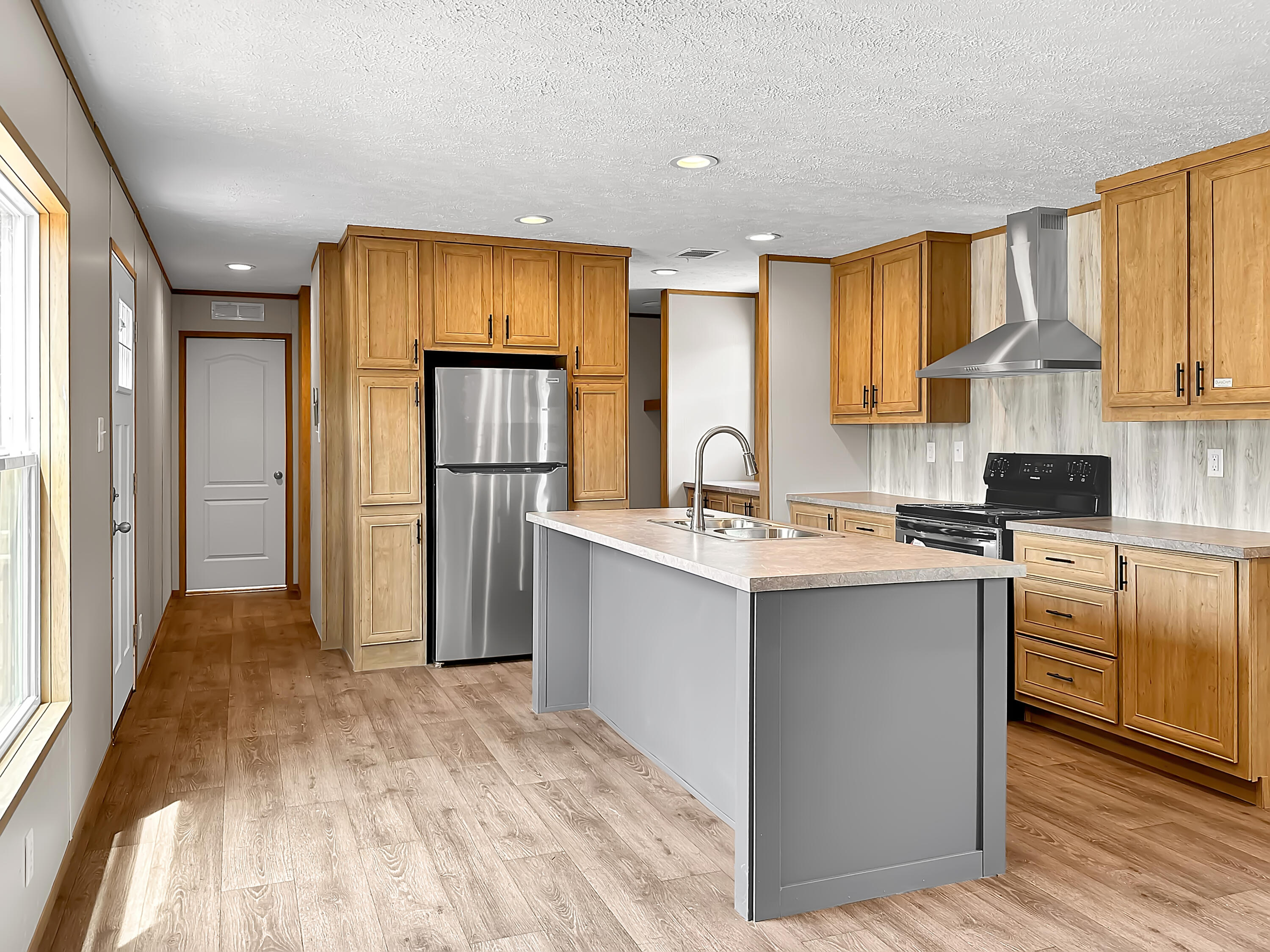 CV PINES/TRIPLE LAKE THE PINES S/D LOT 27 BLK 6 - Residential