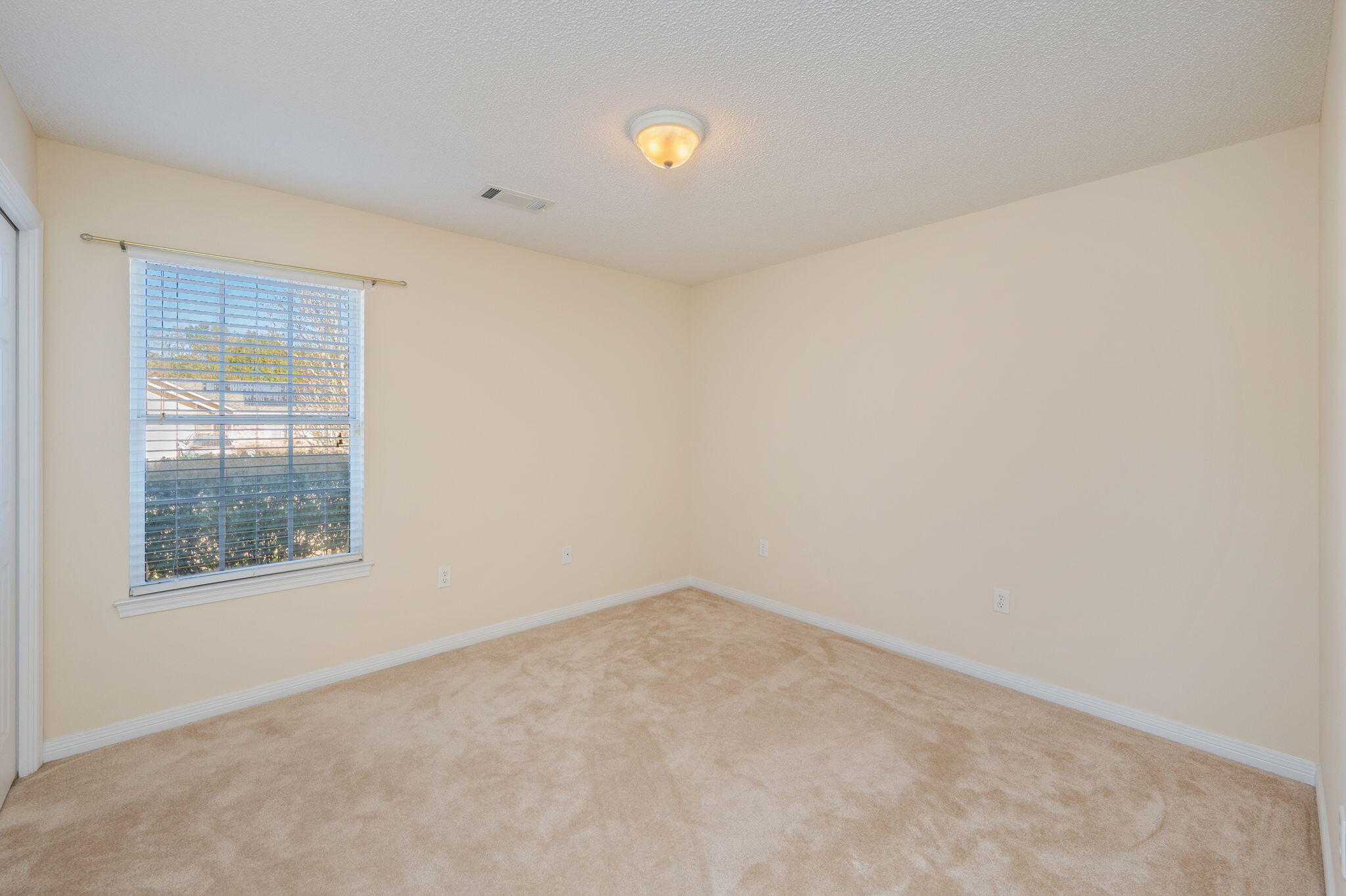 FAIRCHILD ESTATES BLK B LOT 2 - Residential