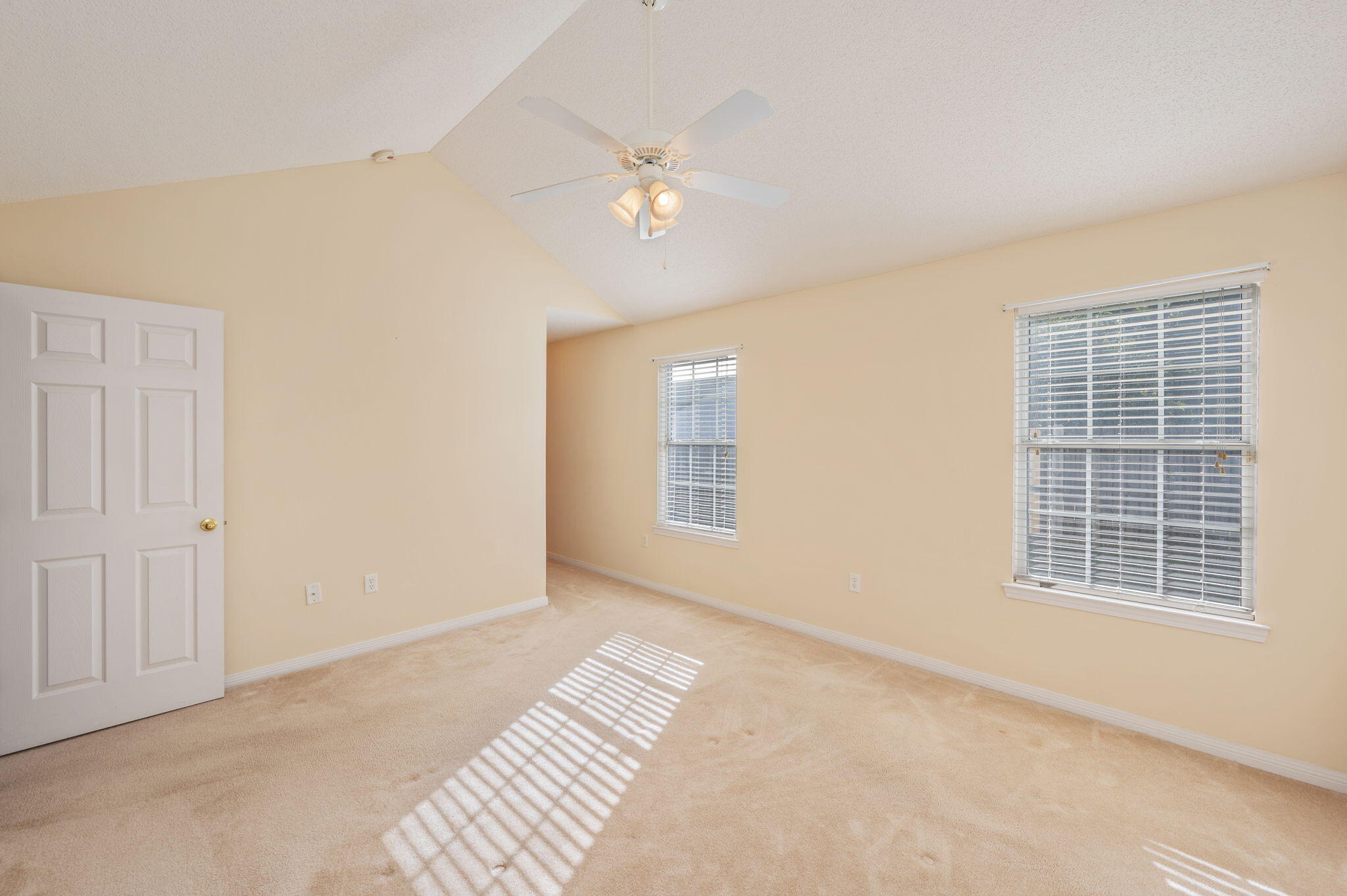 FAIRCHILD ESTATES BLK B LOT 2 - Residential