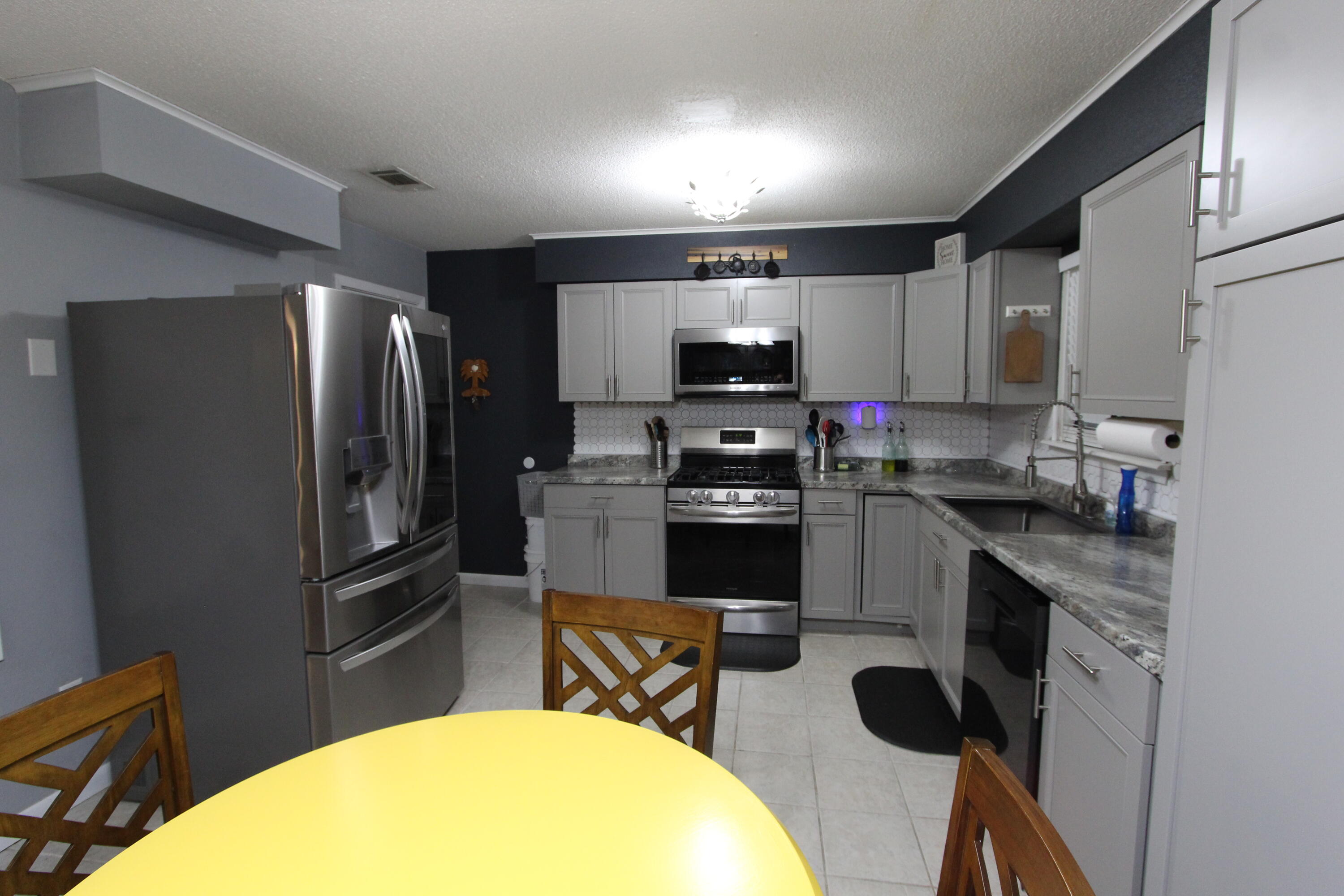 MORRIS ADDN TO CRESTVIEW - Residential