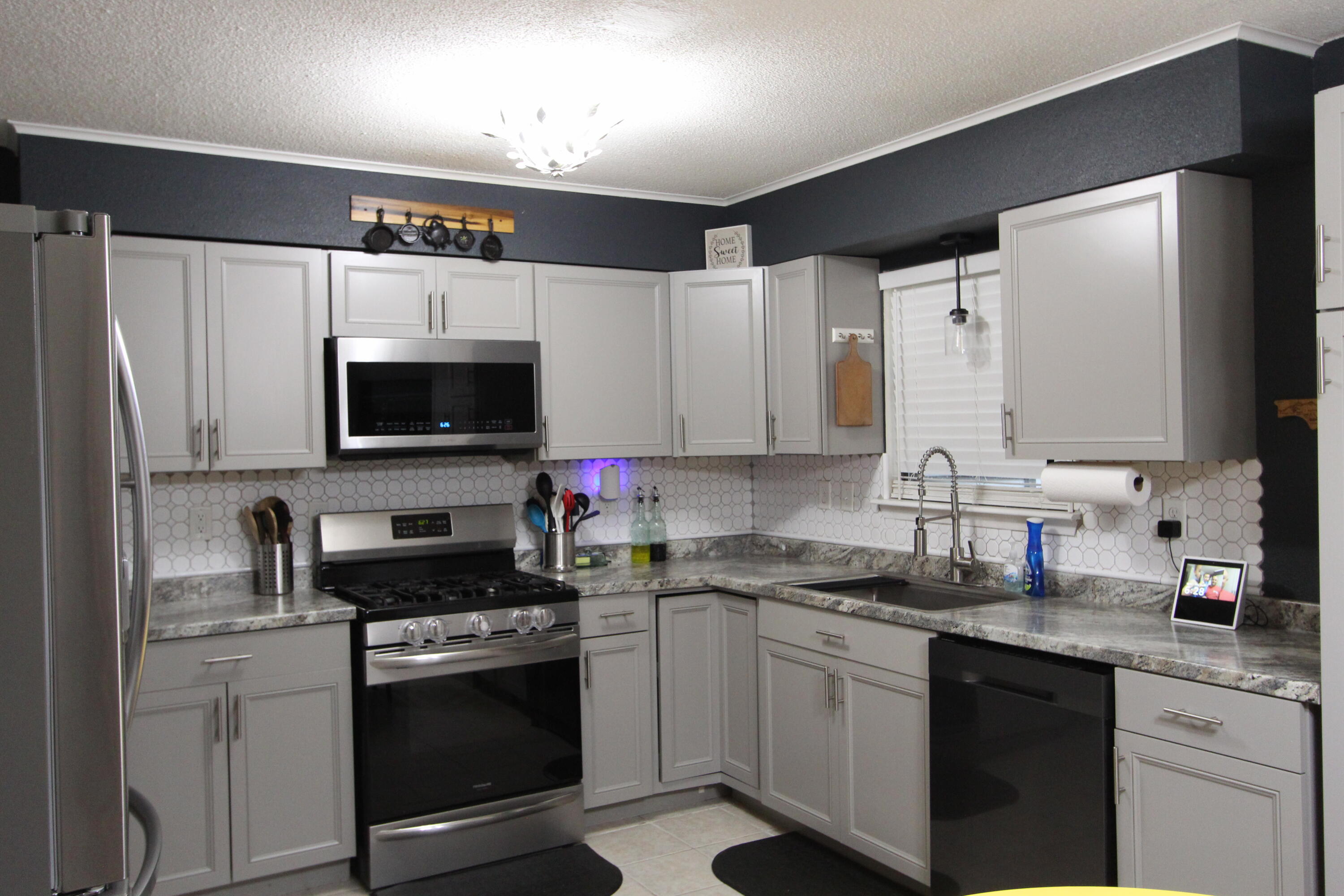 MORRIS ADDN TO CRESTVIEW - Residential