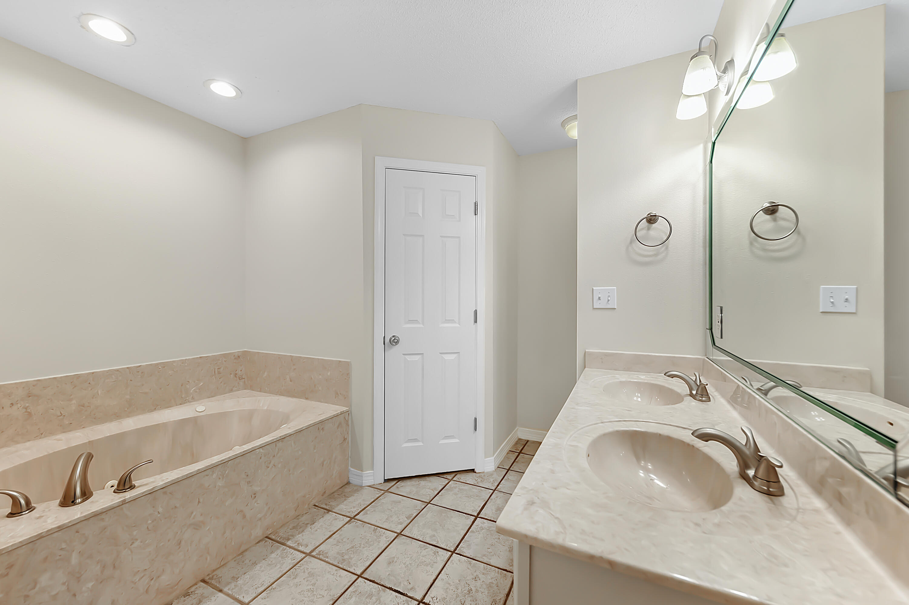 NORTH SUPERGROUP (221000.00) - Residential