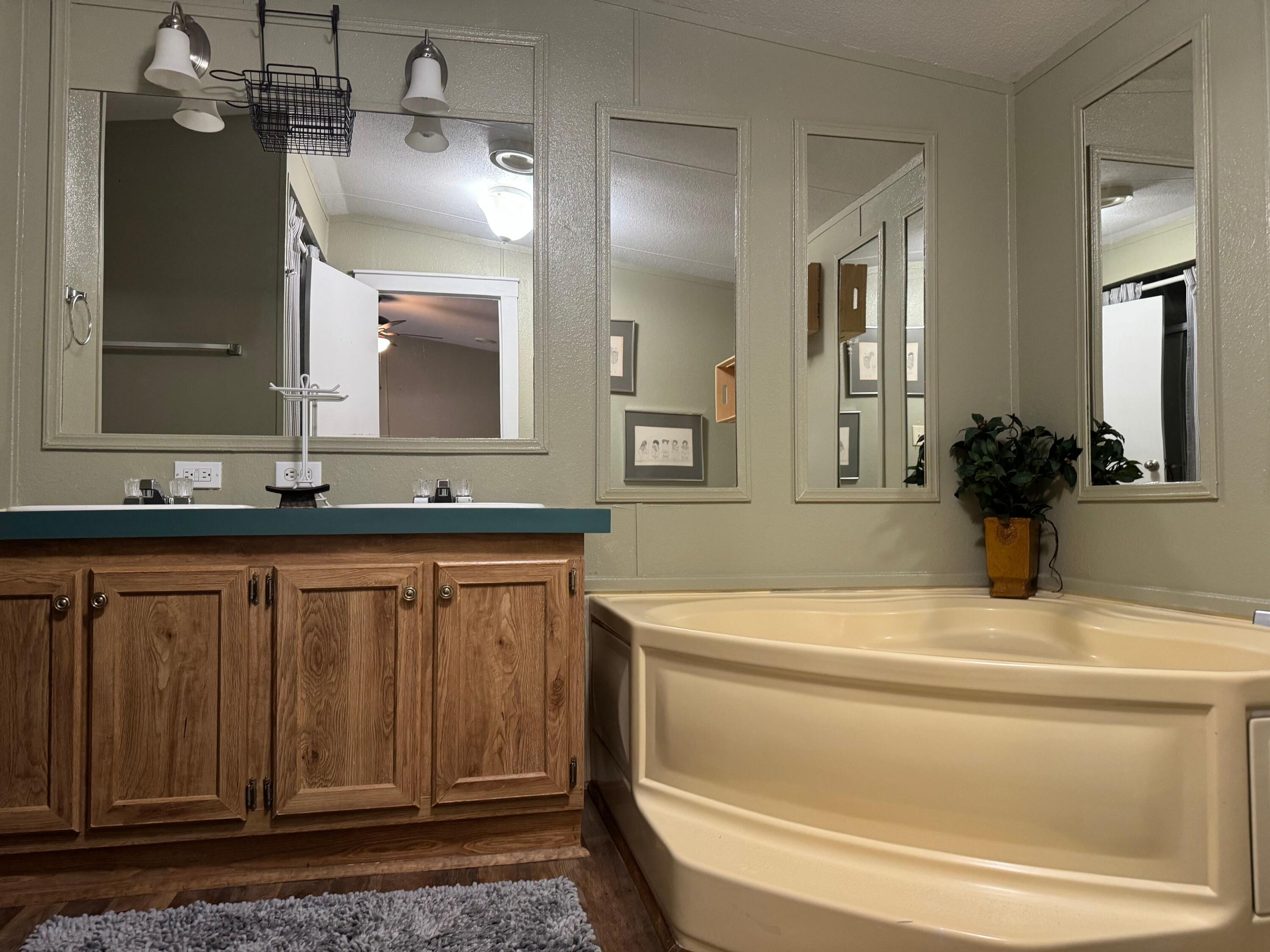 KING LAKE ESTATES - Residential