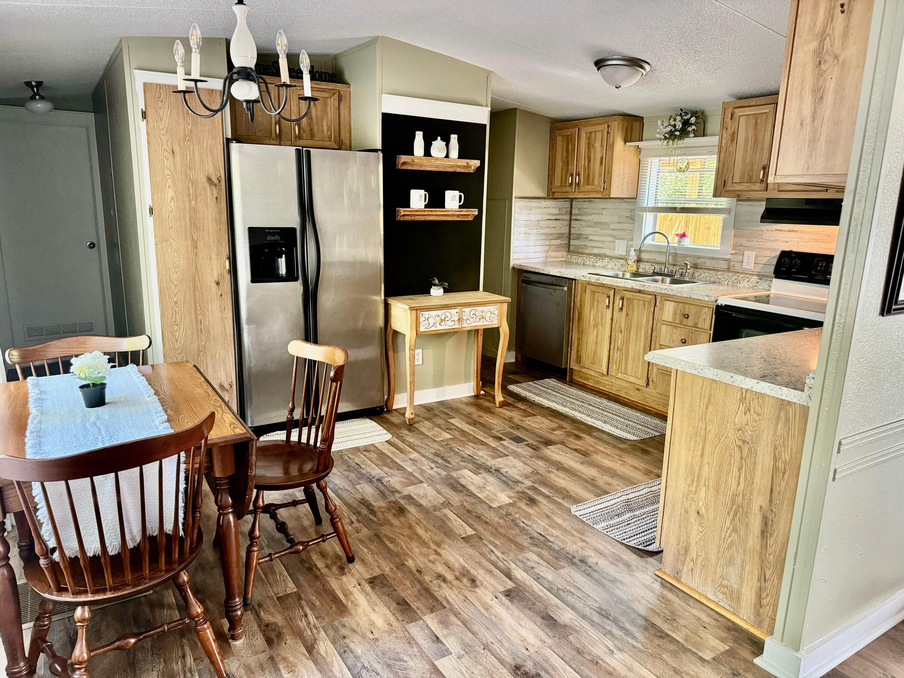 KING LAKE ESTATES - Residential