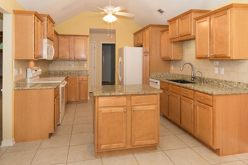 EMERALD POINTE PLAT 3 - Residential Lease