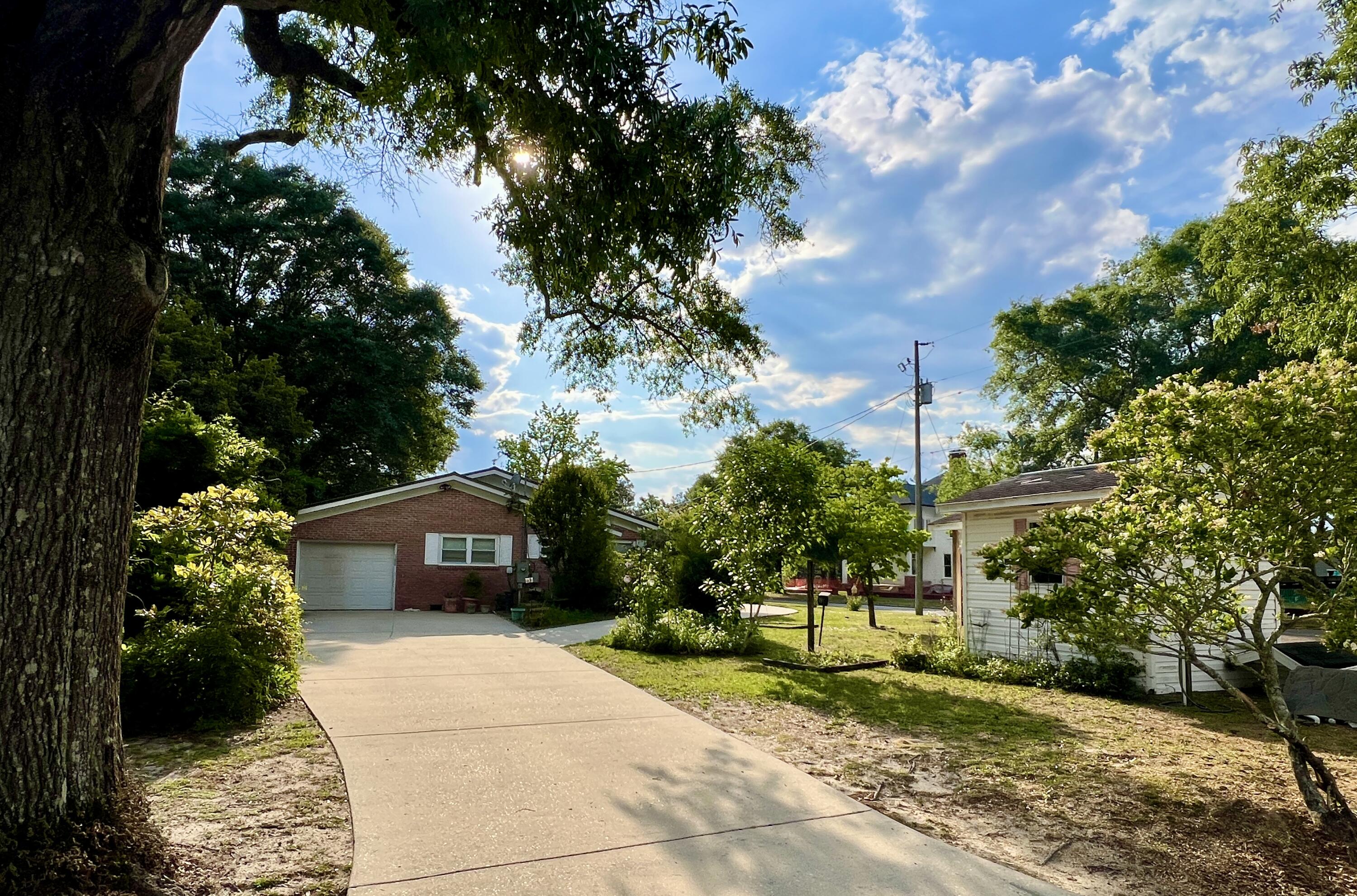 TOWN OF DEFUNIAK SPRINGS - Residential