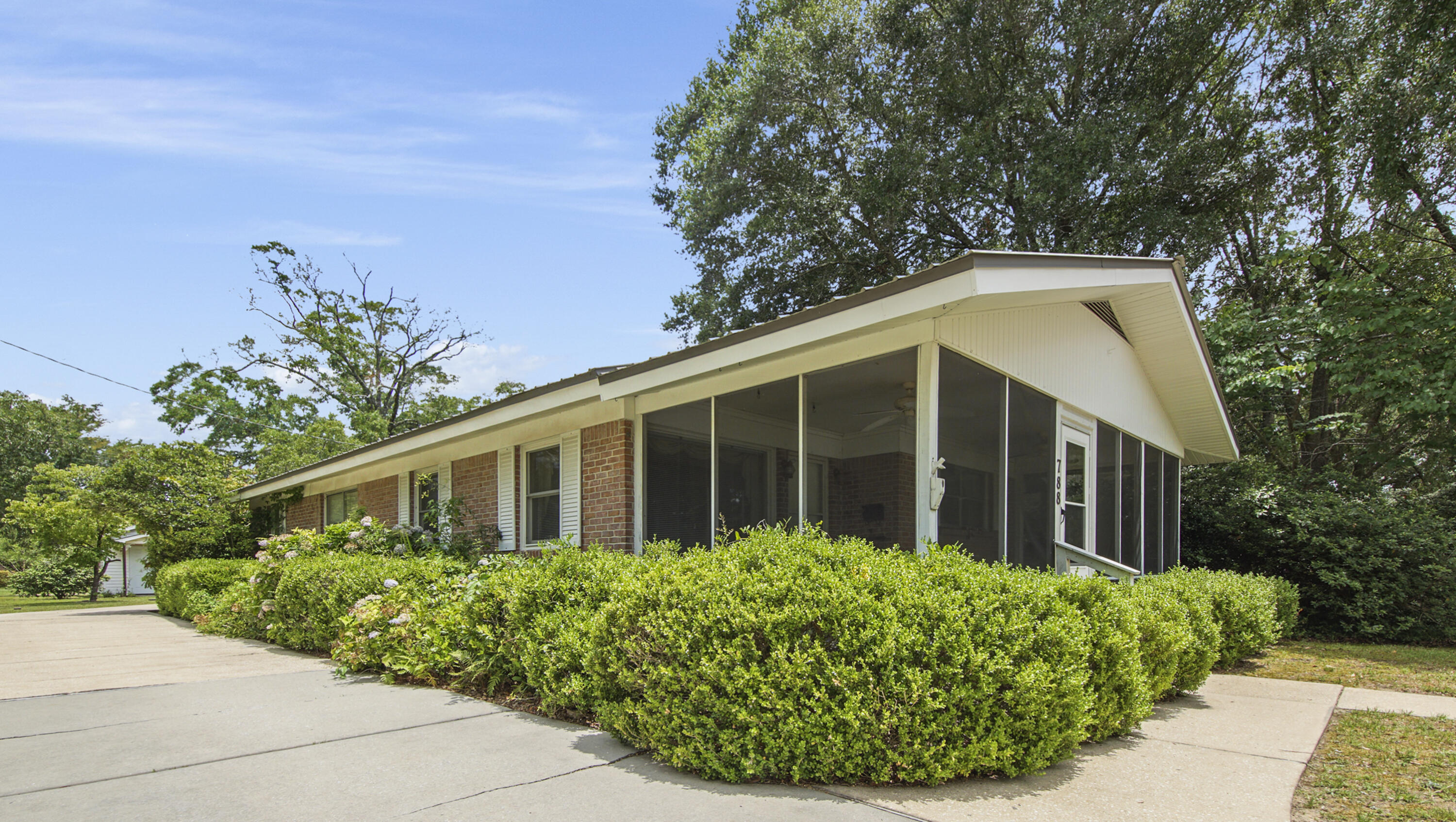 TOWN OF DEFUNIAK SPRINGS - Residential