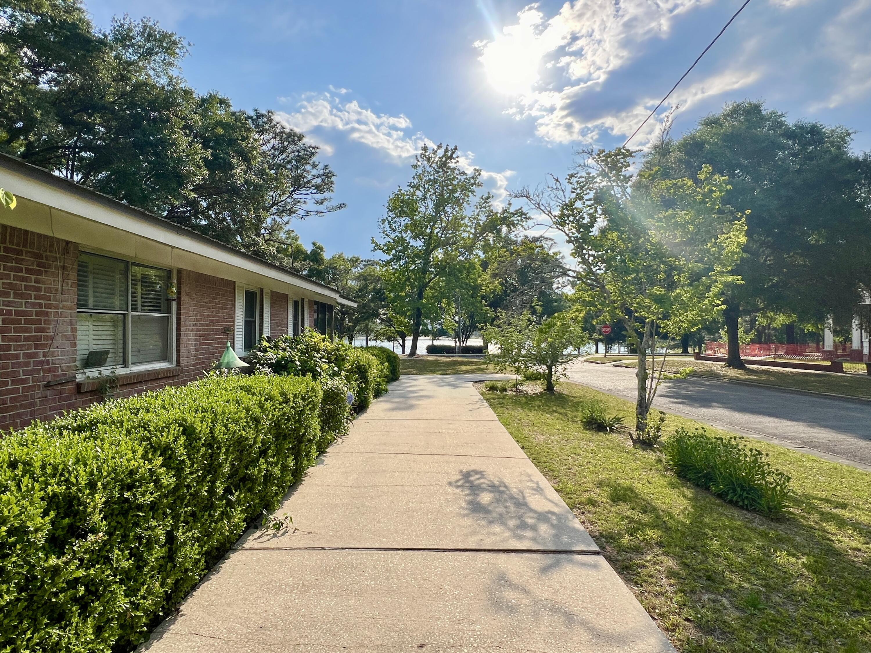 TOWN OF DEFUNIAK SPRINGS - Residential